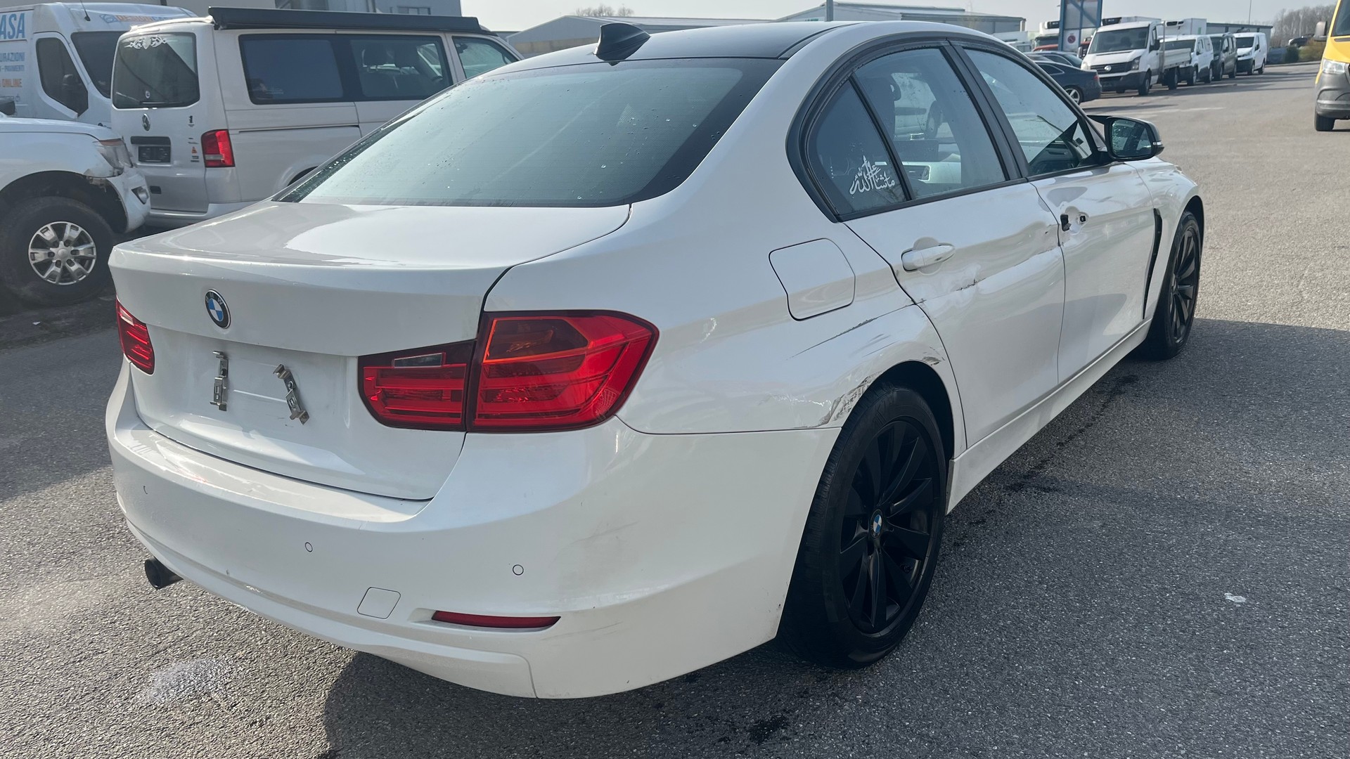 BMW 320i xDrive Sport Line Steptronic-image-4