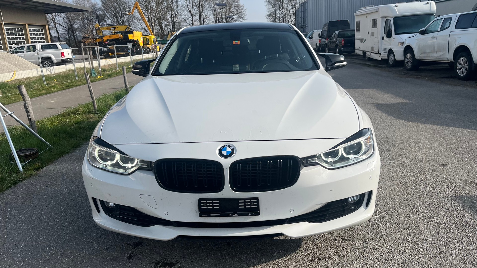 BMW 320i xDrive Sport Line Steptronic-image-2