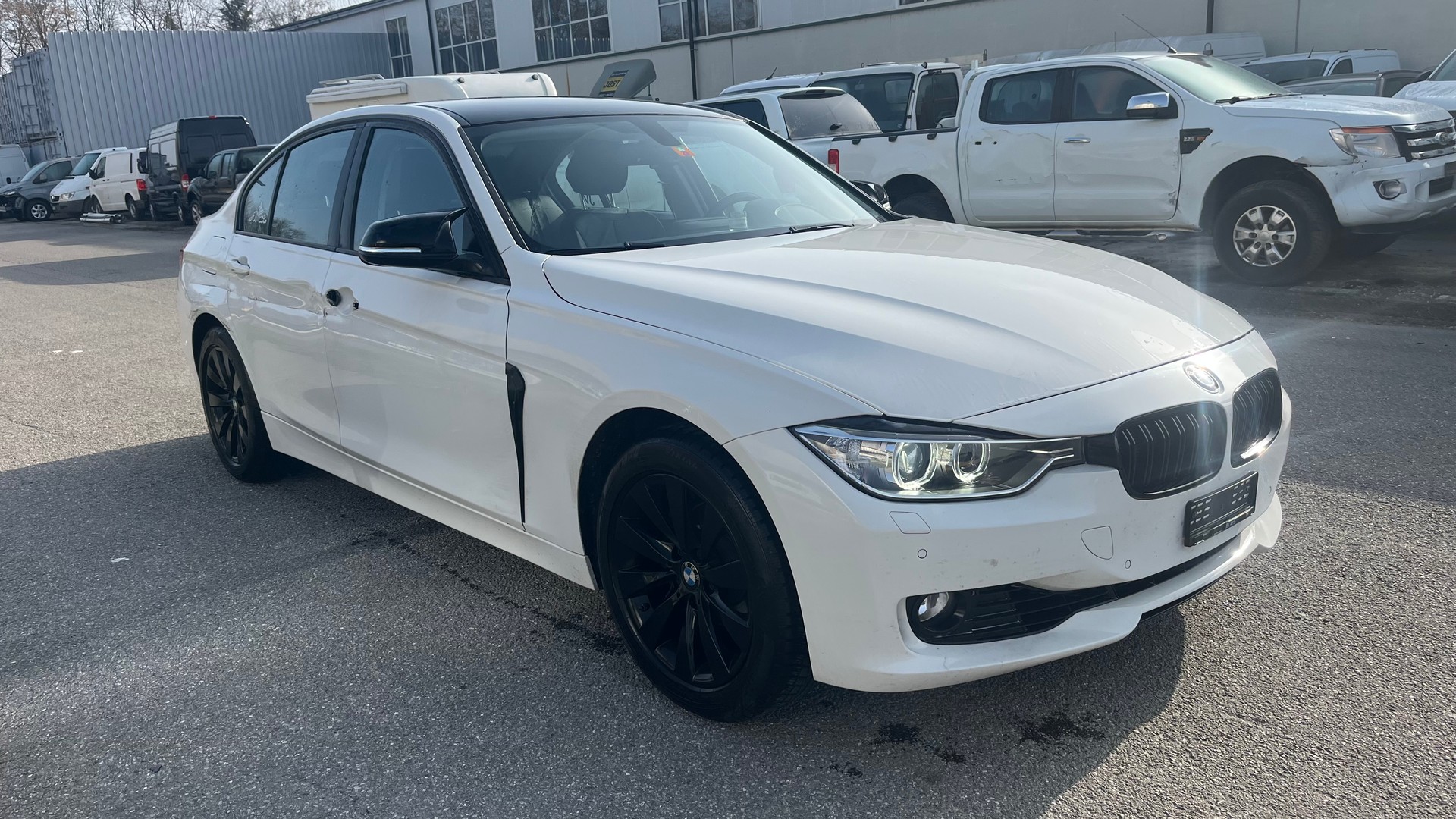 BMW 320i xDrive Sport Line Steptronic-image-0