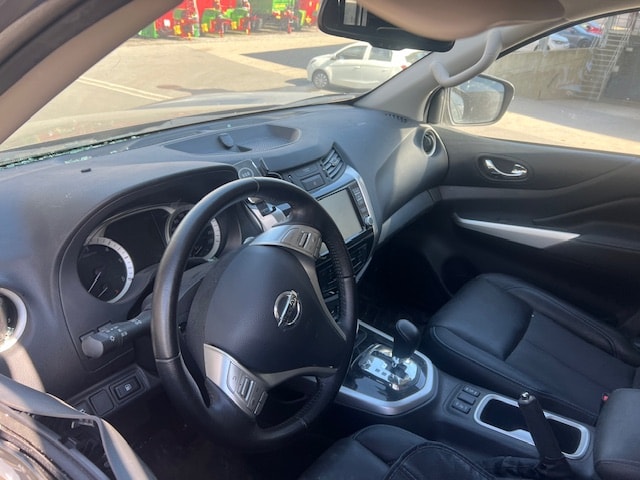 NISSAN Navara Double Cab N-Guard 2.3 dCi 4WD-image-10
