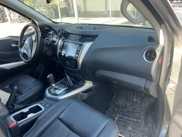 NISSAN Navara Double Cab N-Guard 2.3 dCi 4WD-image-11