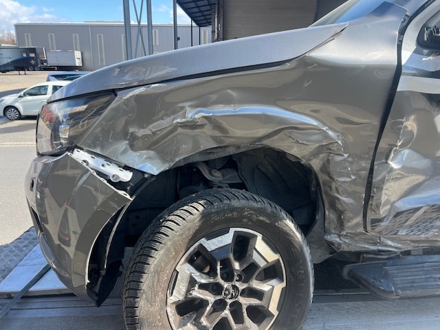 NISSAN Navara Double Cab N-Guard 2.3 dCi 4WD-image-2
