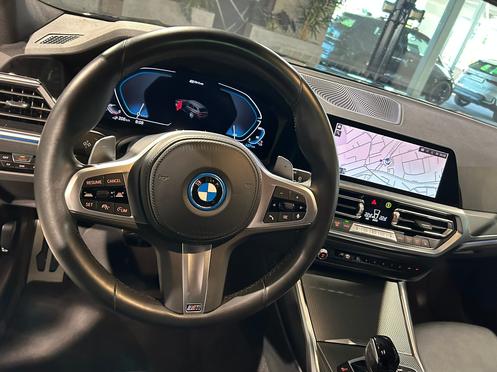 BMW 320e Touring M Sport Steptronic-image-23