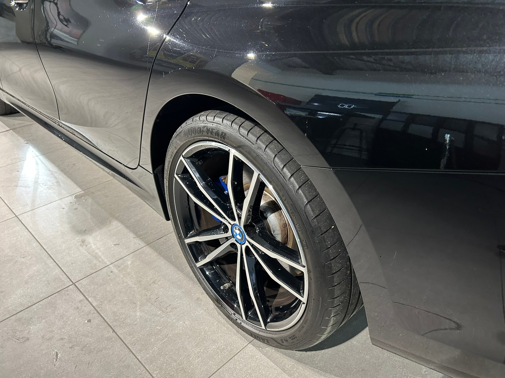 BMW 320e Touring M Sport Steptronic-image-21