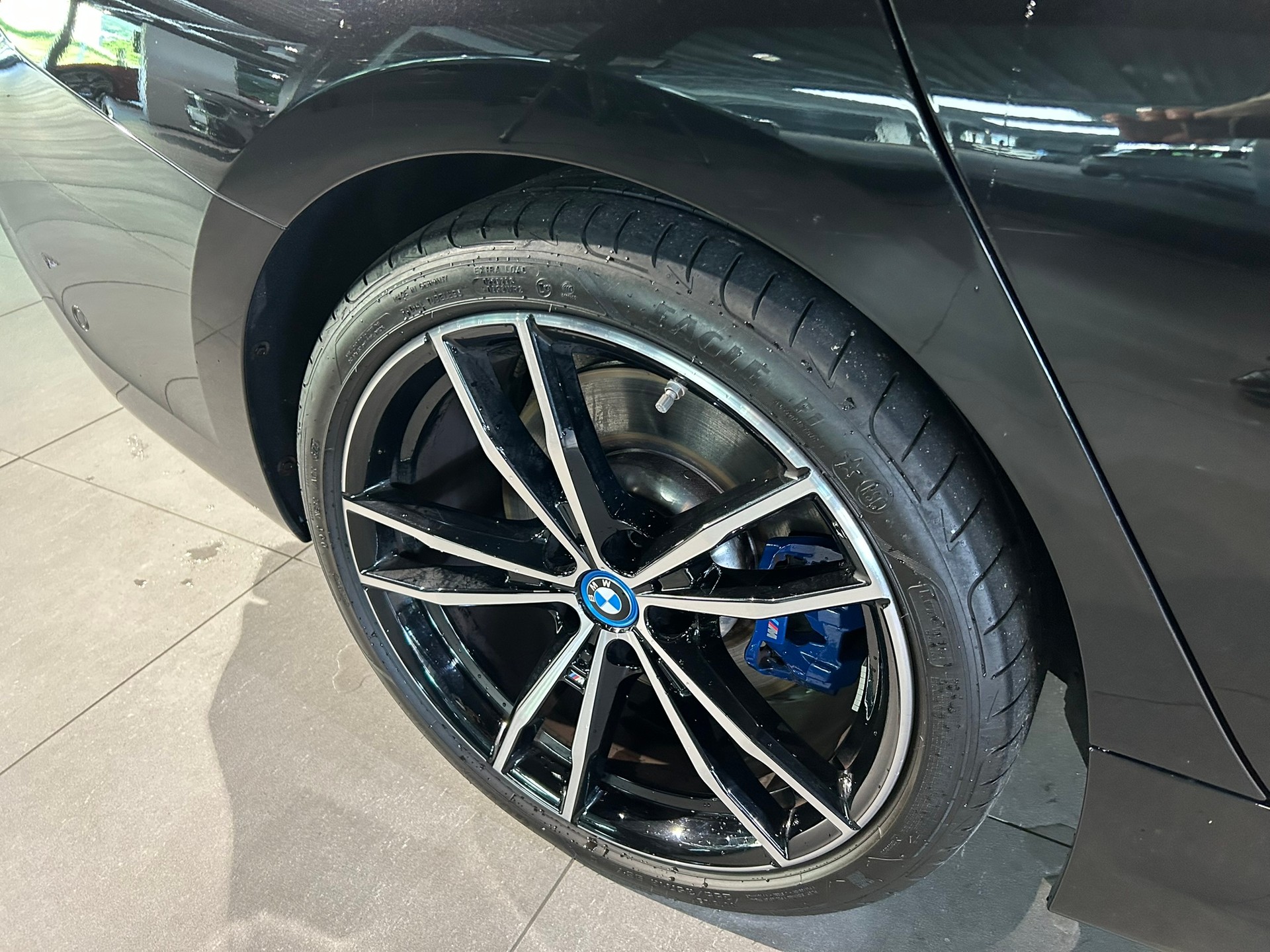 BMW 320e Touring M Sport Steptronic-image-31