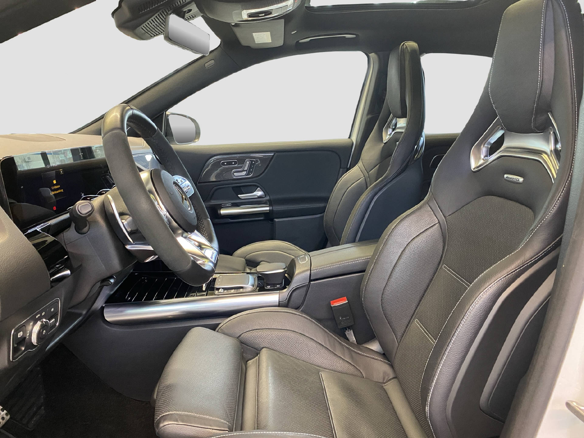 MERCEDES-BENZ GLA 45 S AMG 4MATIC+-image-7