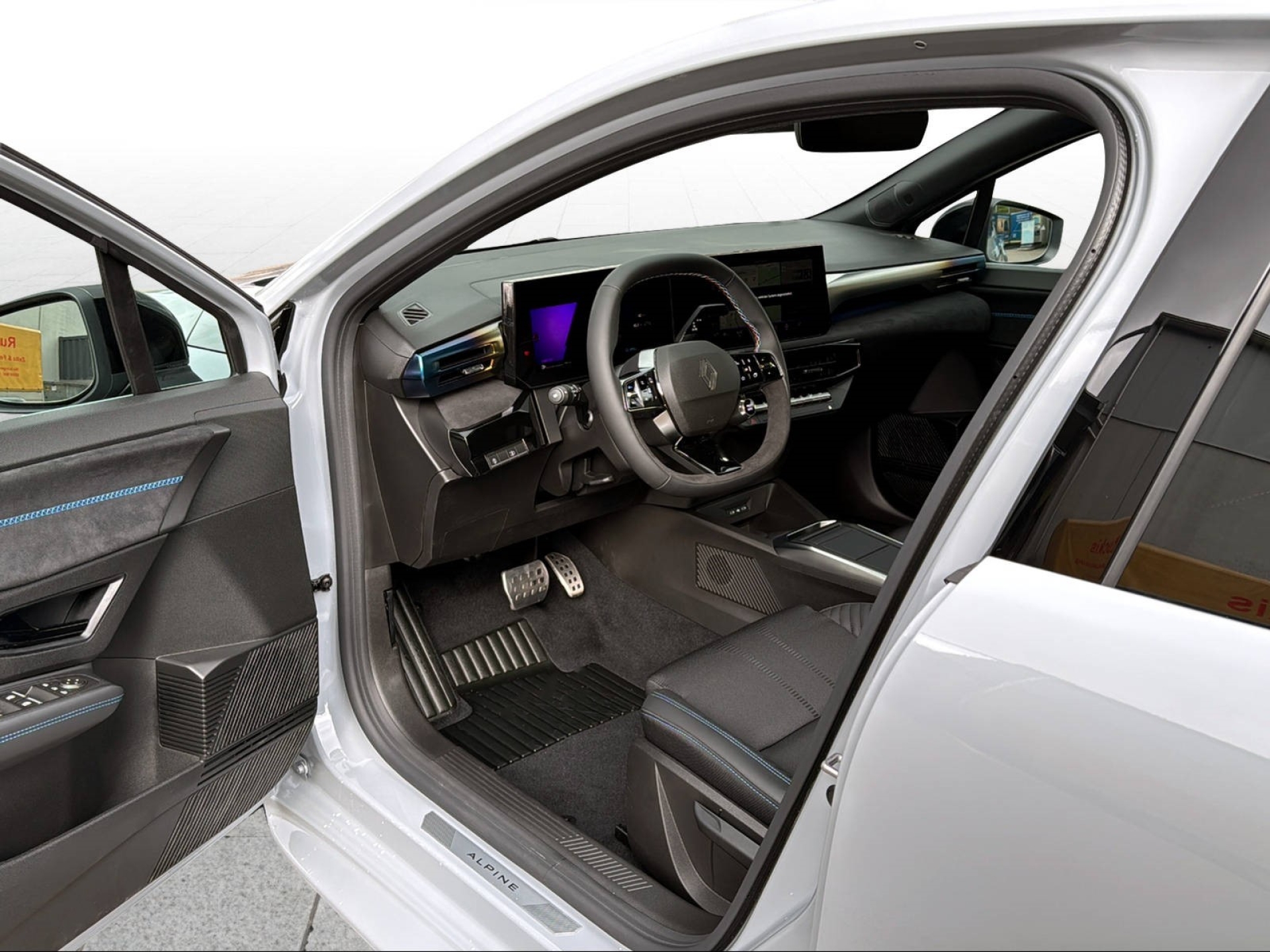 RENAULT Clio 1.8 E-Tech esprit Alpine-image-9