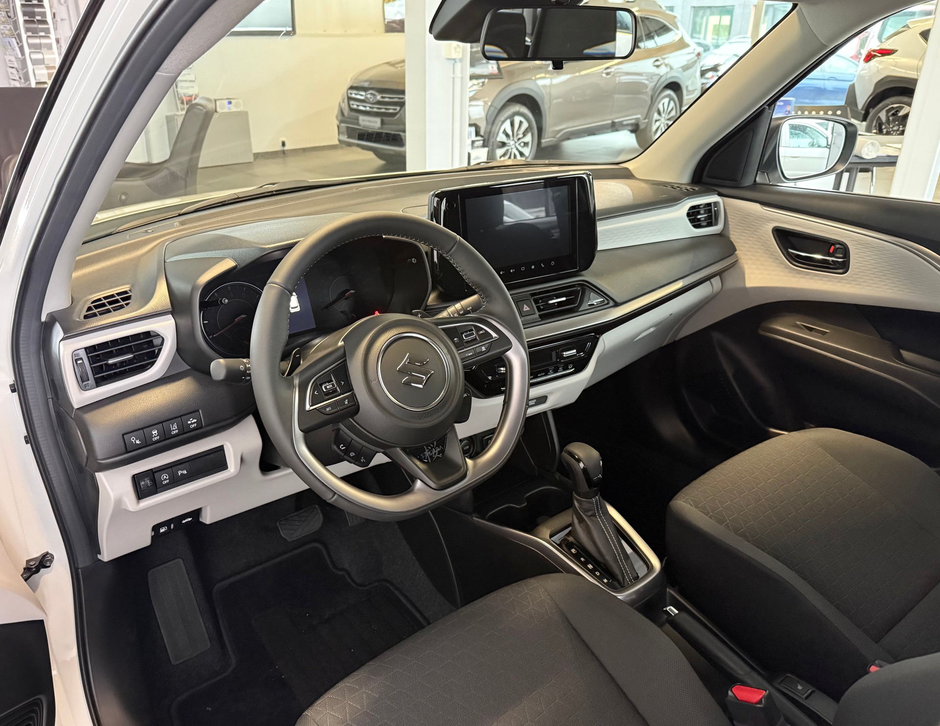 SUZUKI Sakura Top Hybrid-image-5