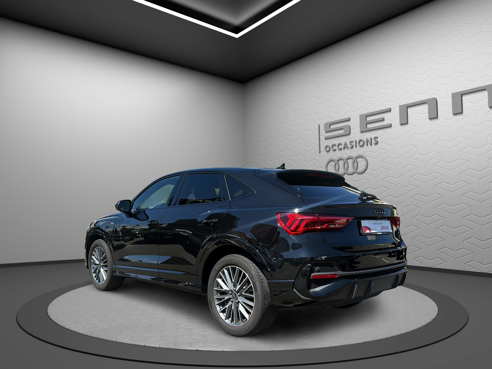 AUDI Q3 Sportback 35 TDI S line quattro S-tronic-image-3