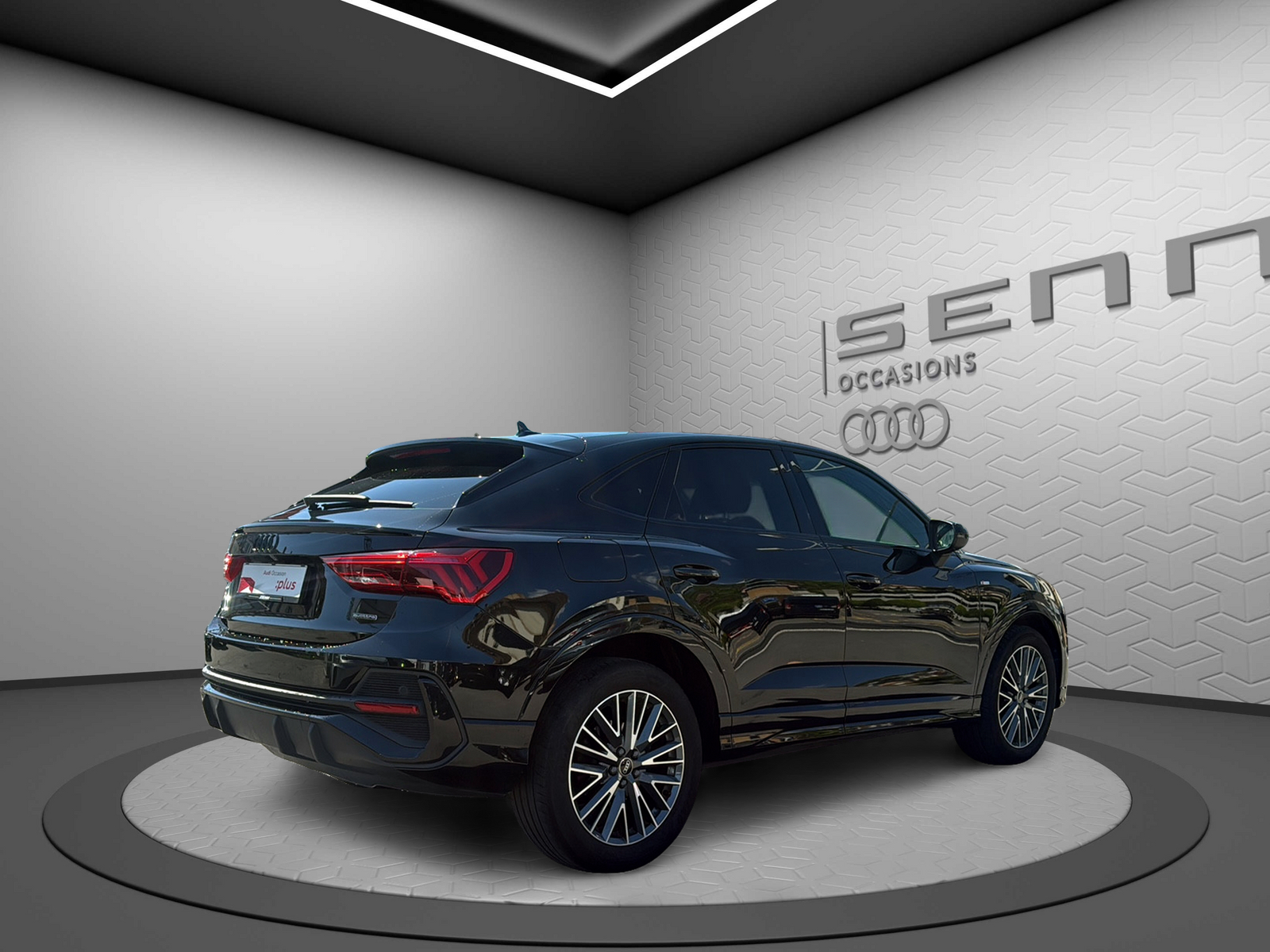 AUDI Q3 Sportback 35 TDI S line quattro S-tronic-image-5