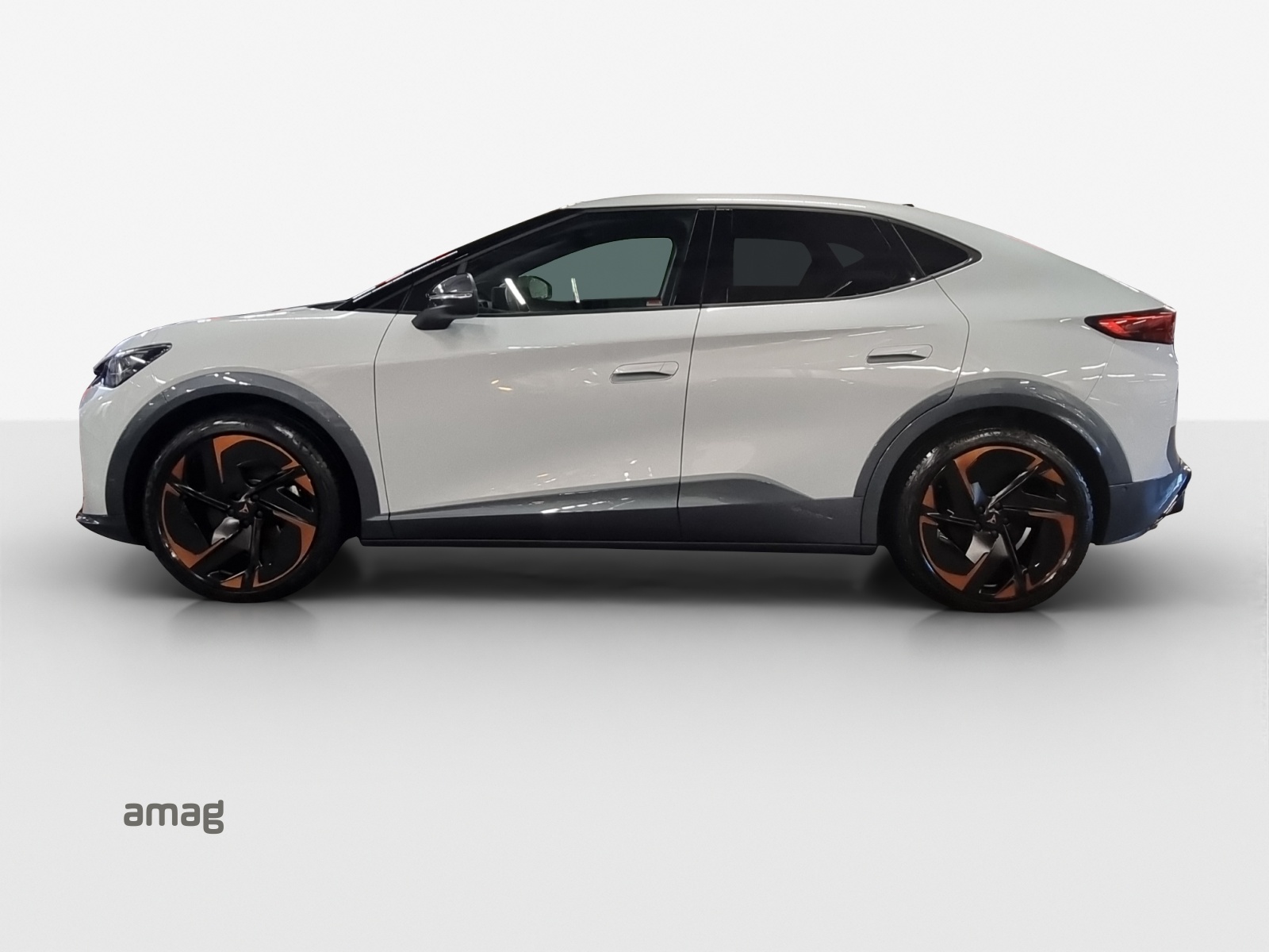 CUPRA Tavascan Type 9 77 kWh Adrenaline-image-1