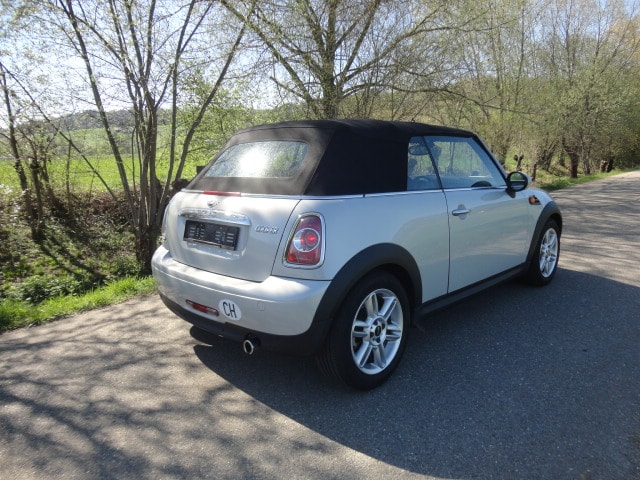 MINI Cooper Cabriolet-image-4
