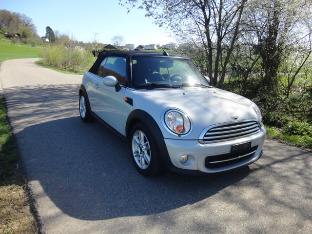 MINI Cooper Cabriolet-image-1