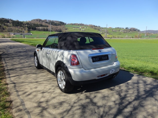 MINI Cooper Cabriolet-image-3