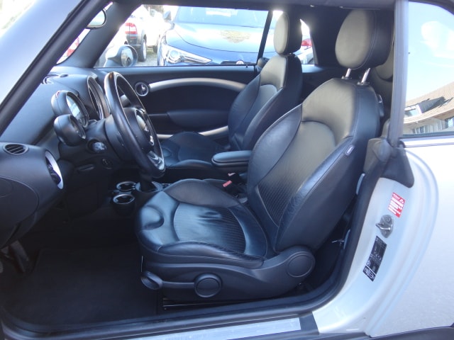 MINI Cooper Cabriolet-image-6
