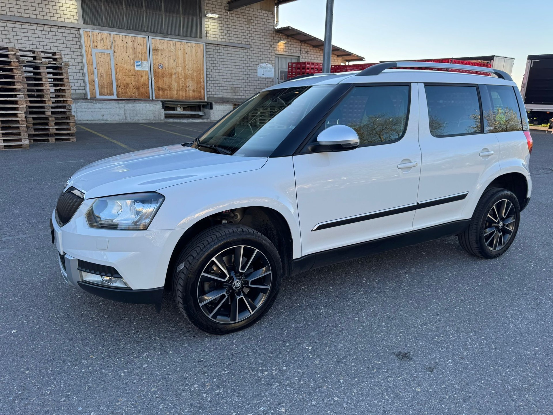 SKODA Yeti 2.0 TDI Outdoor Adventure 4x4 DSG-image-2