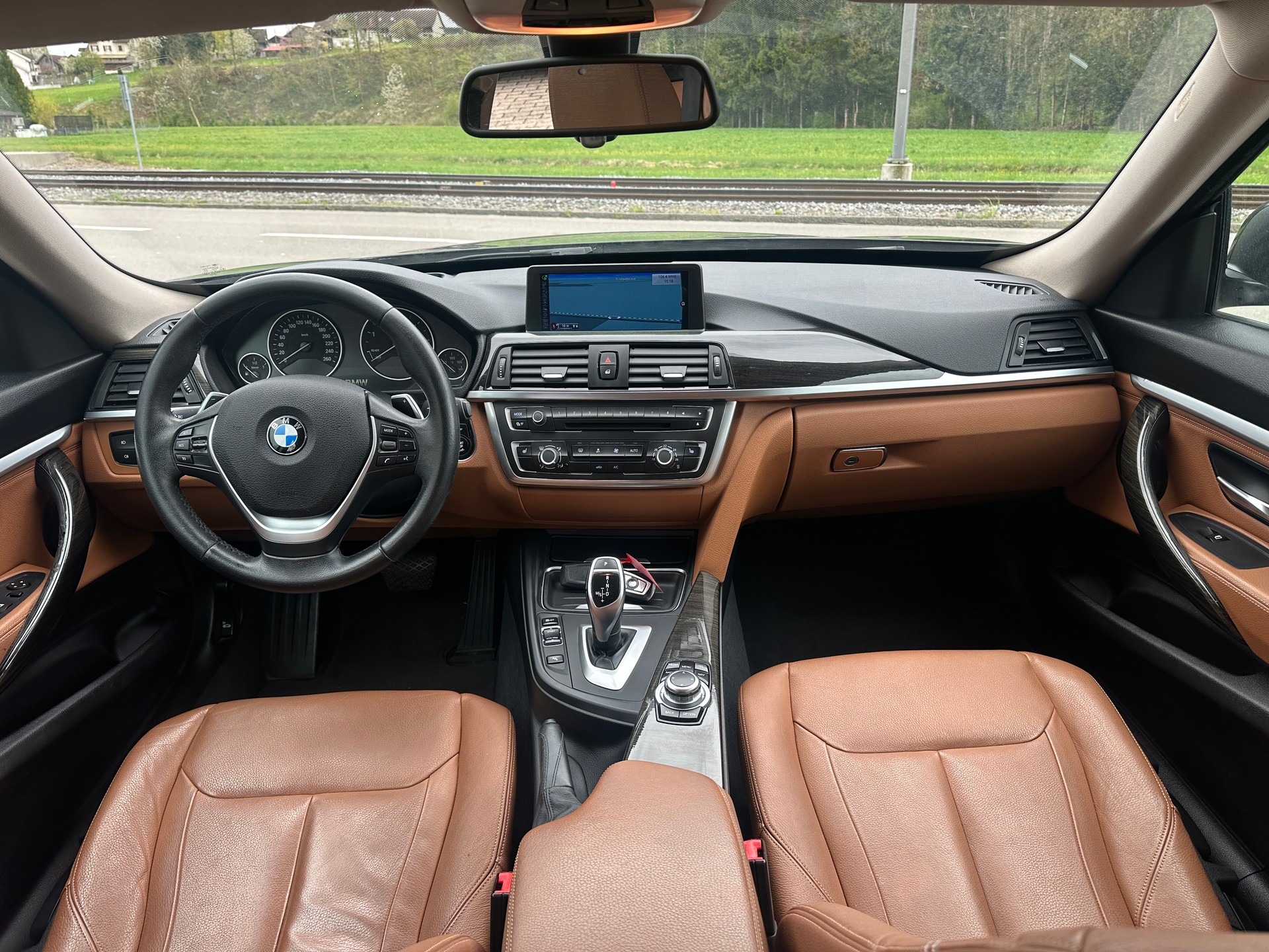 BMW 320d GT Luxury Line Steptronic-image-9