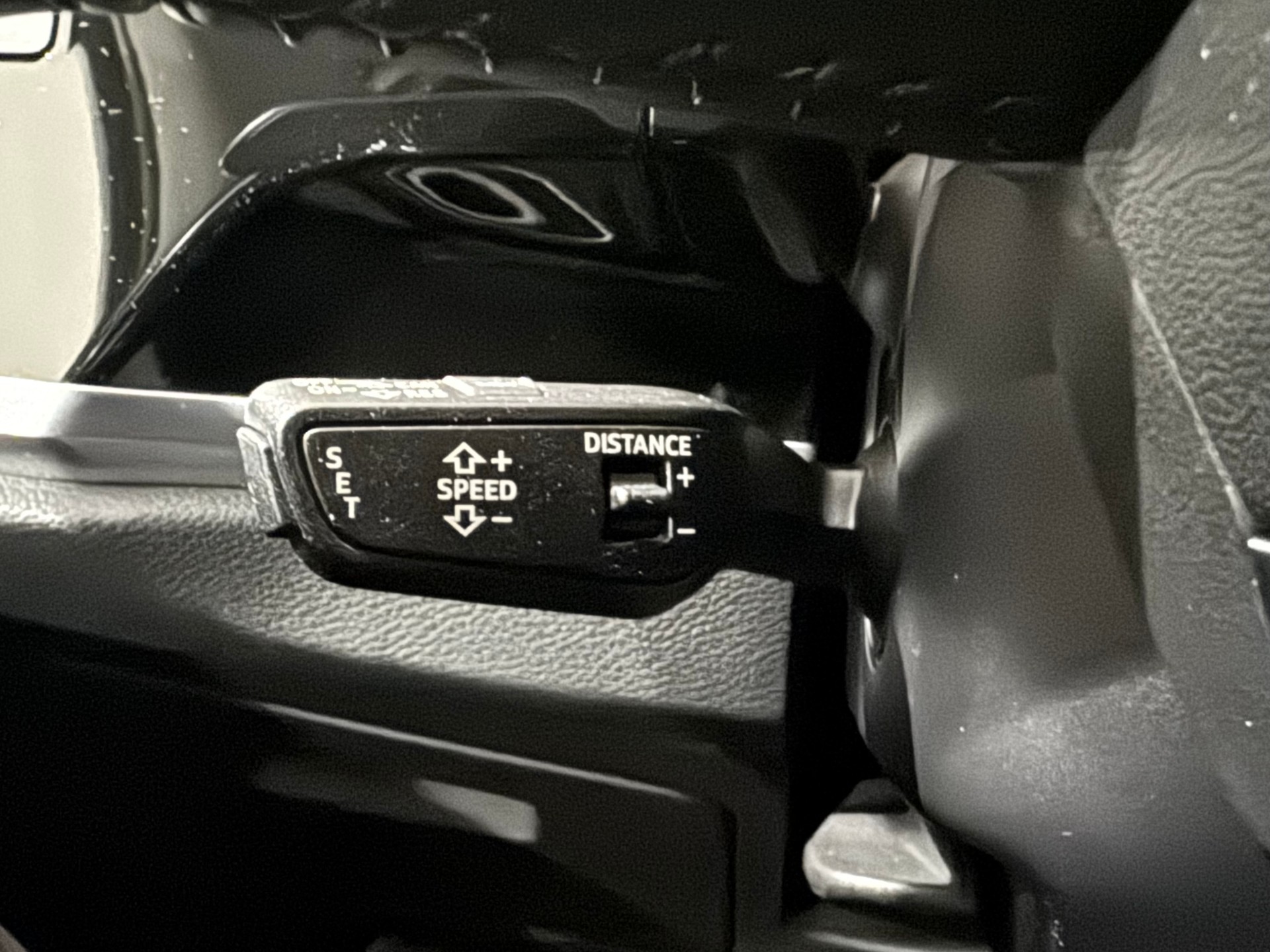 AUDI Q3 40 TFSI quattro S-tronic-image-19