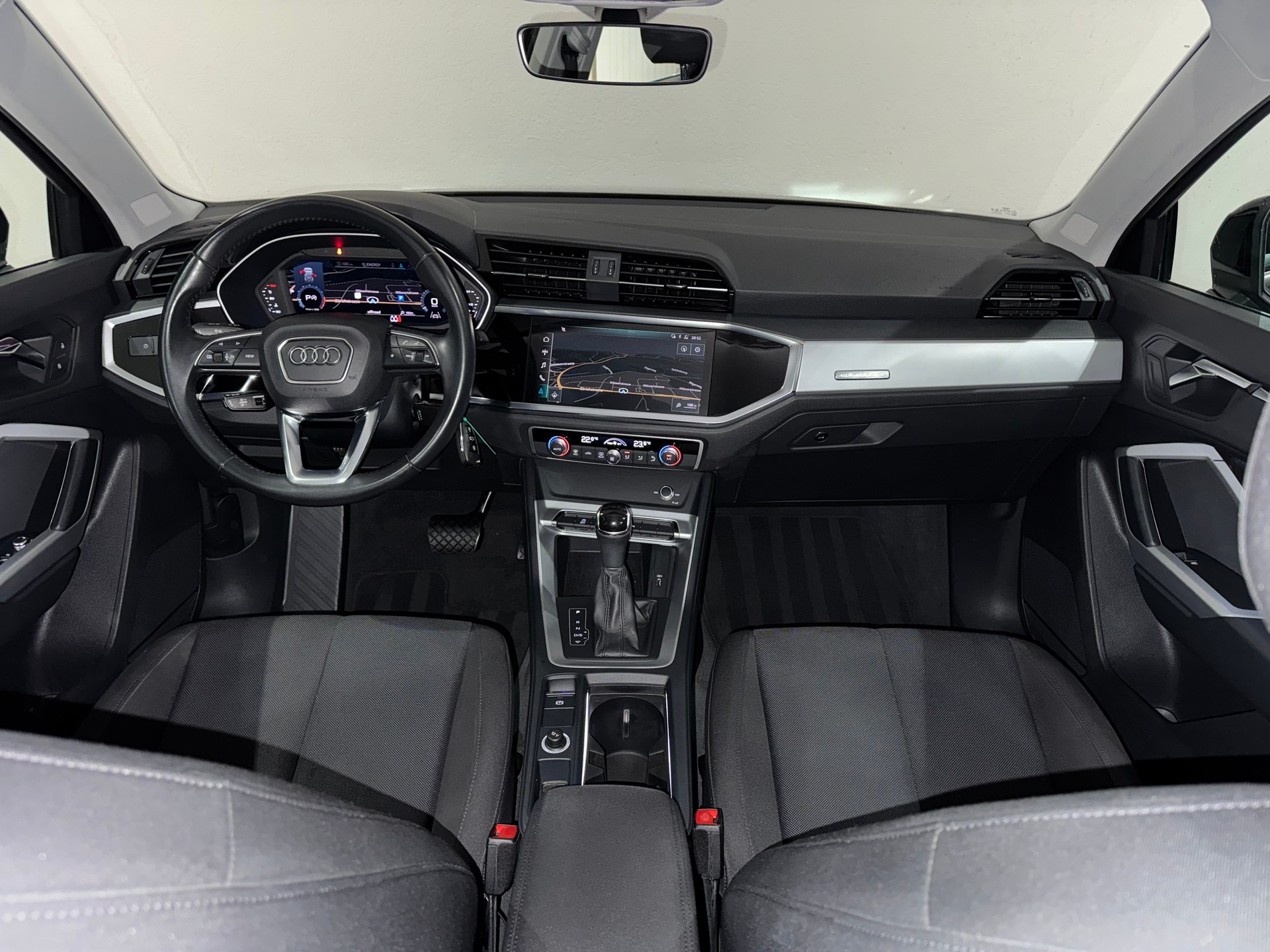 AUDI Q3 40 TFSI quattro S-tronic-image-13