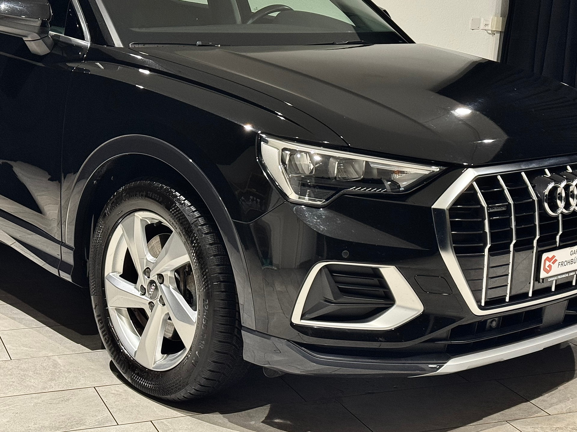 AUDI Q3 40 TFSI quattro S-tronic-image-9