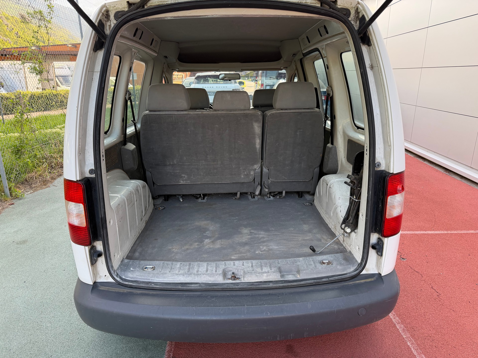 VW Caddy Life 1.6-image-11