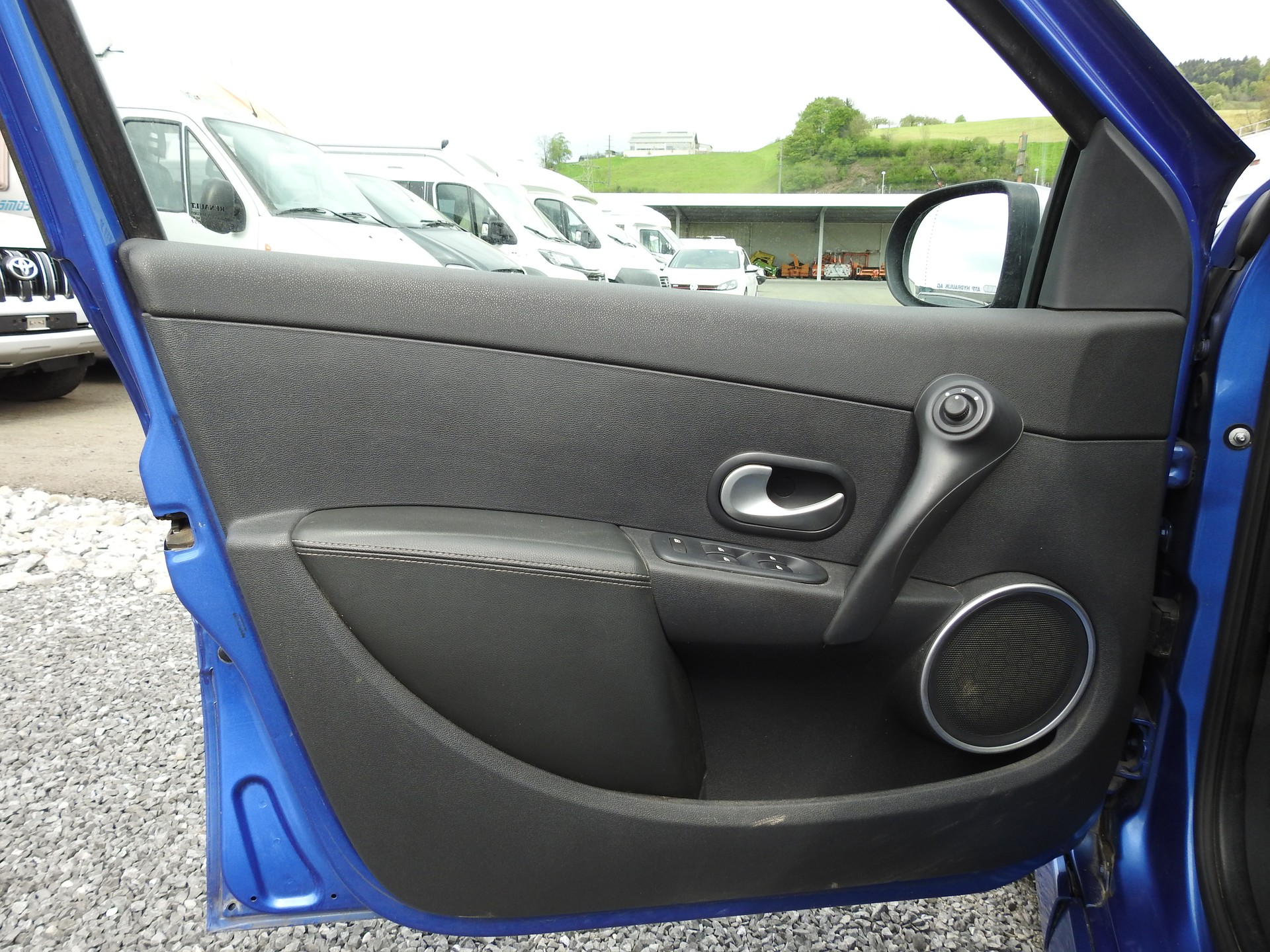 RENAULT Clio 2.0 16V GT-image-9