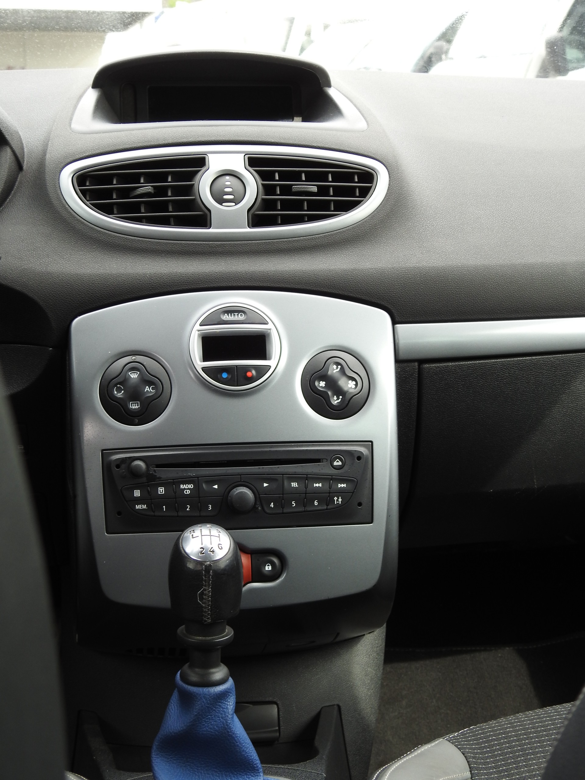 RENAULT Clio 2.0 16V GT-image-15