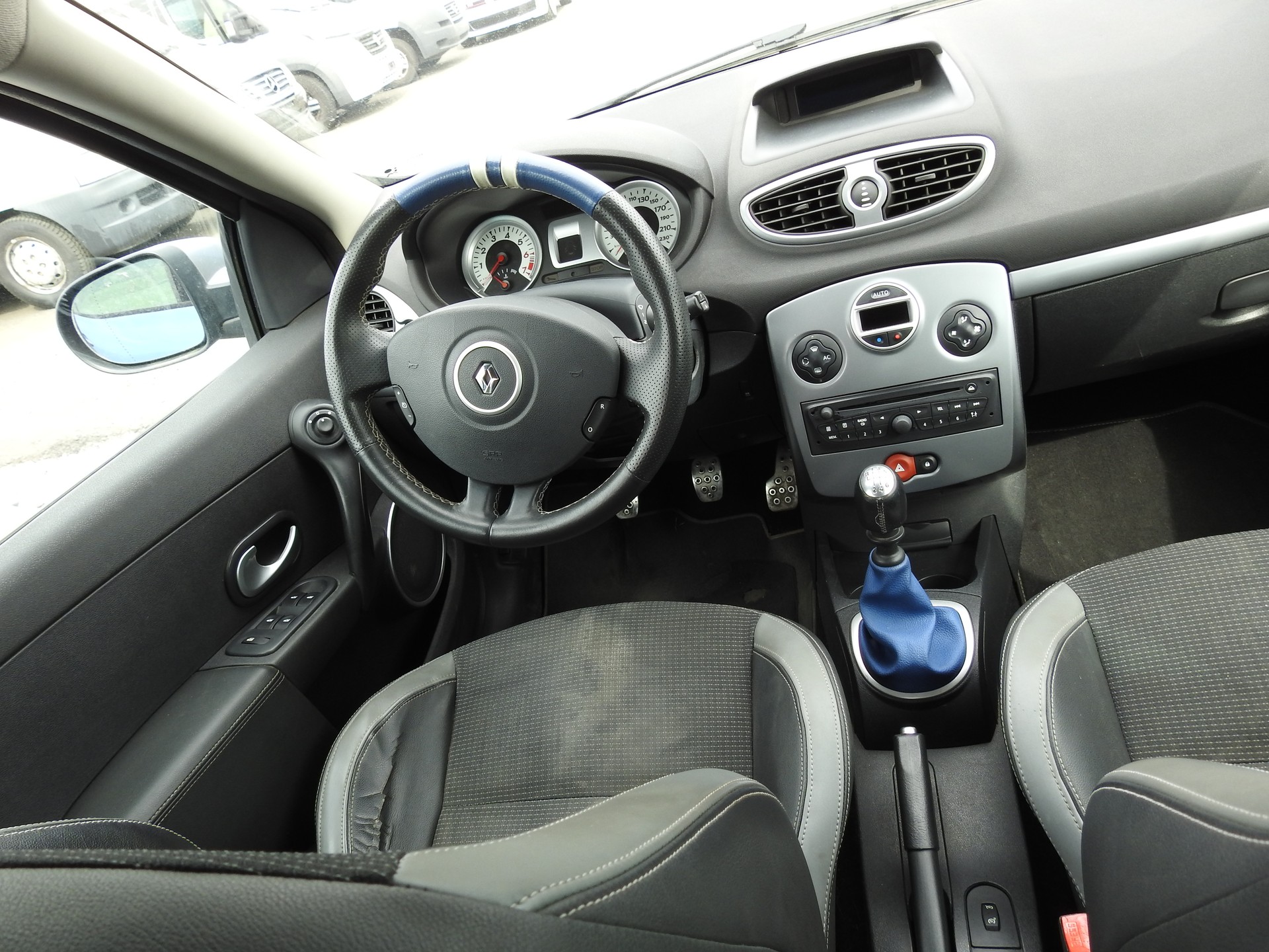 RENAULT Clio 2.0 16V GT-image-17