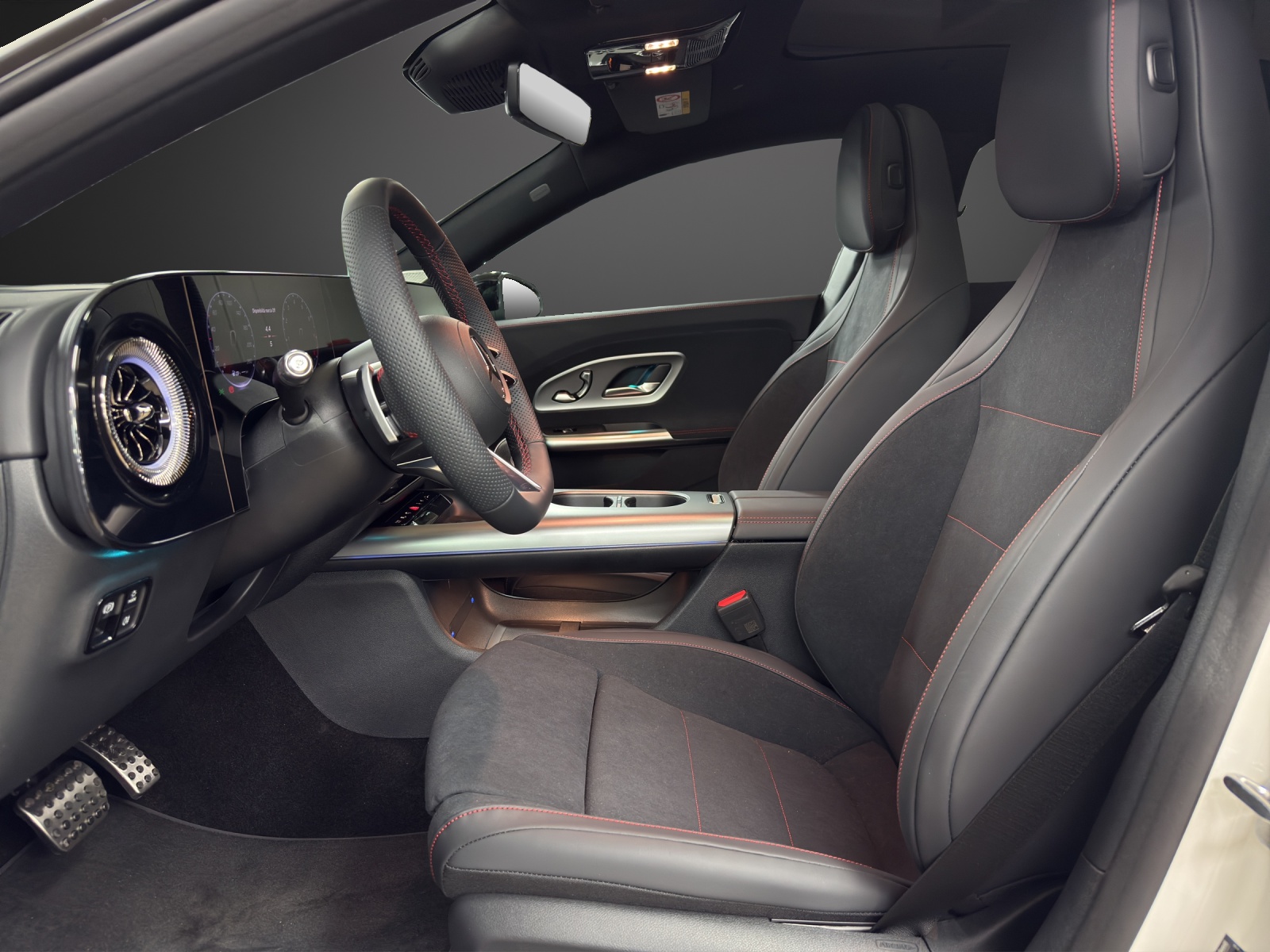 MERCEDES-BENZ CLA 220 4MATIC-image-9