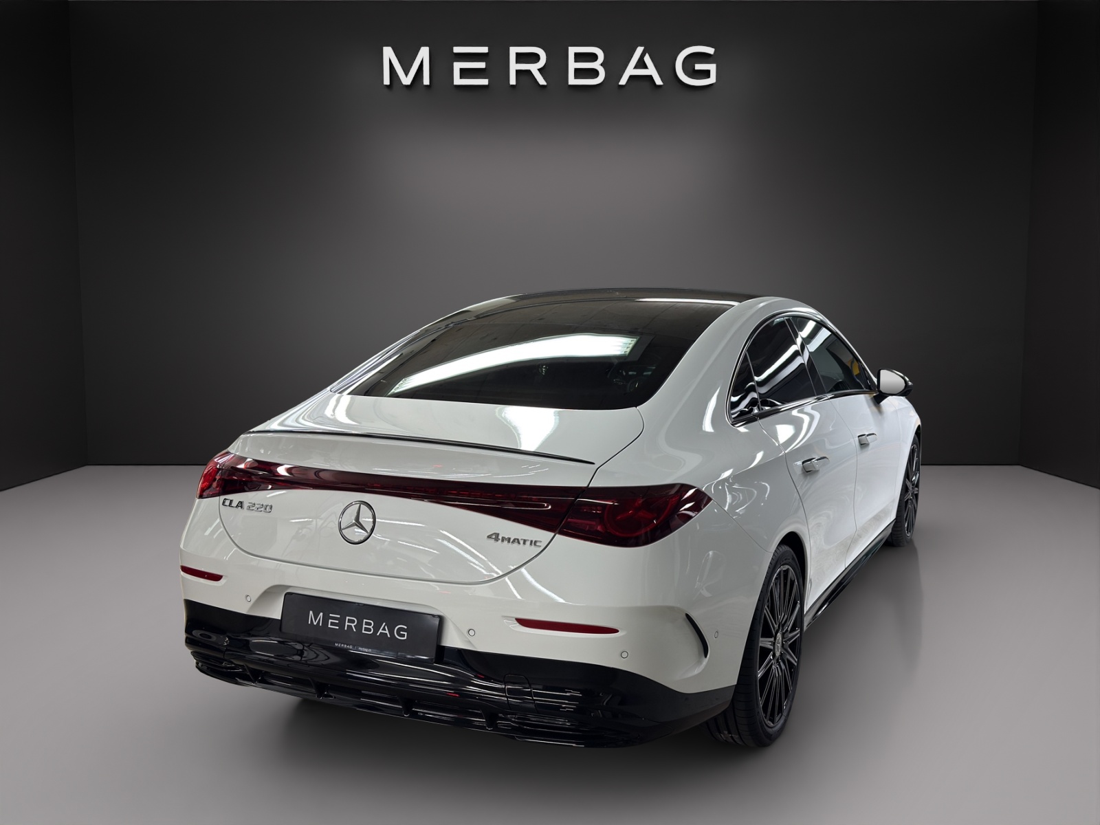 MERCEDES-BENZ CLA 220 4MATIC-image-4