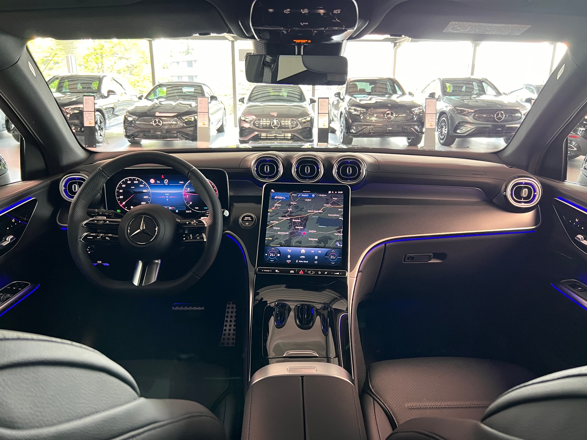 MERCEDES-BENZ GLC 200 4Matic 9G-Tronic-image-11