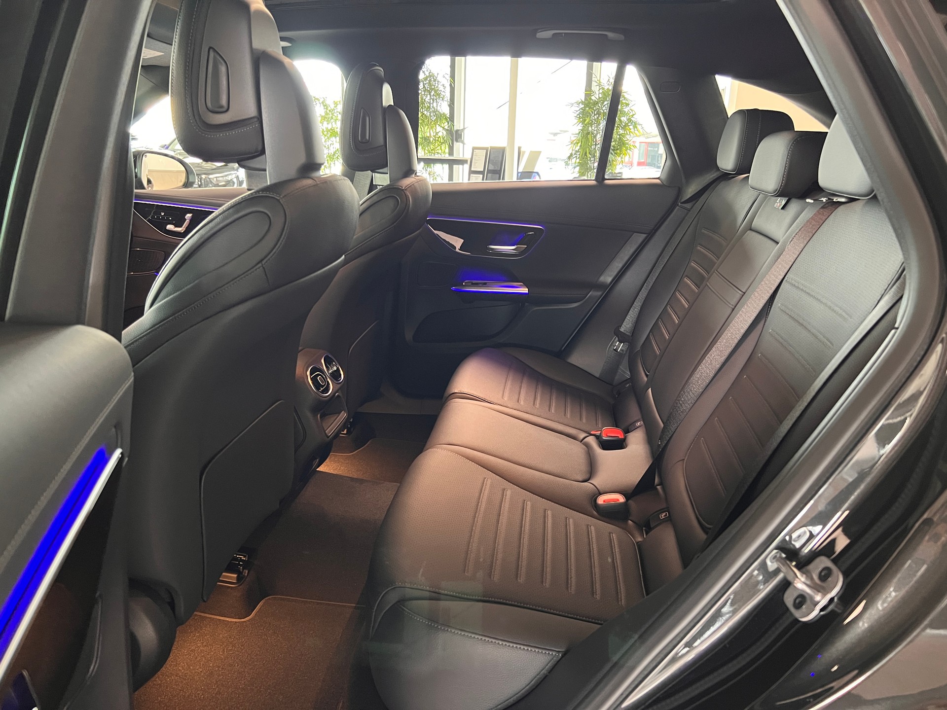MERCEDES-BENZ GLC 200 4Matic 9G-Tronic-image-8