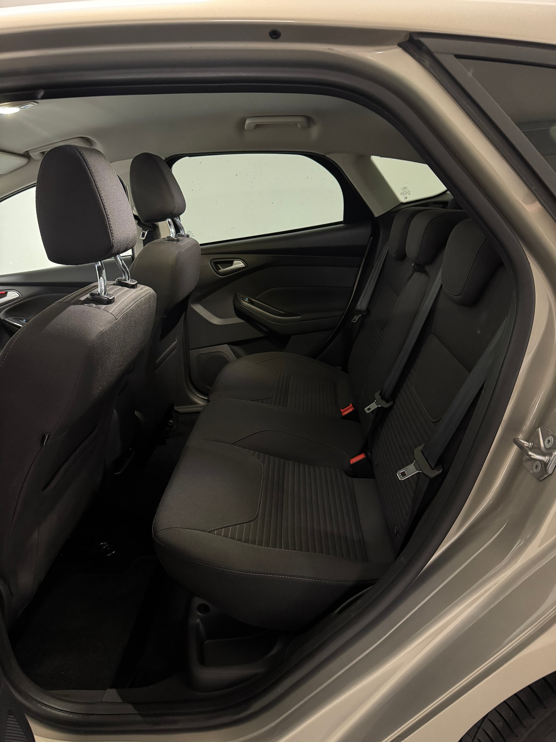 FORD Focus 1.5 SCTi Business-image-8