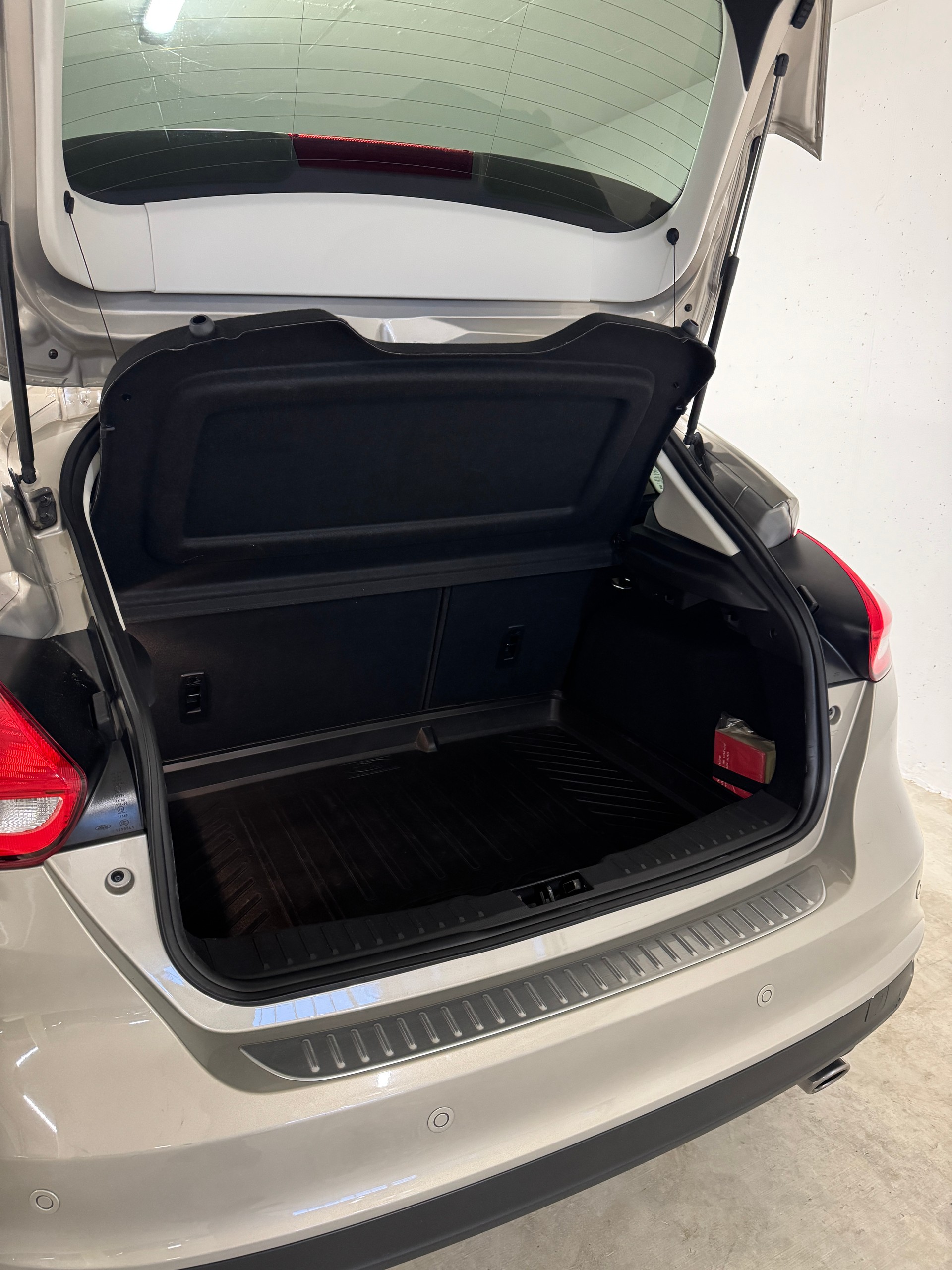 FORD Focus 1.5 SCTi Business-image-13