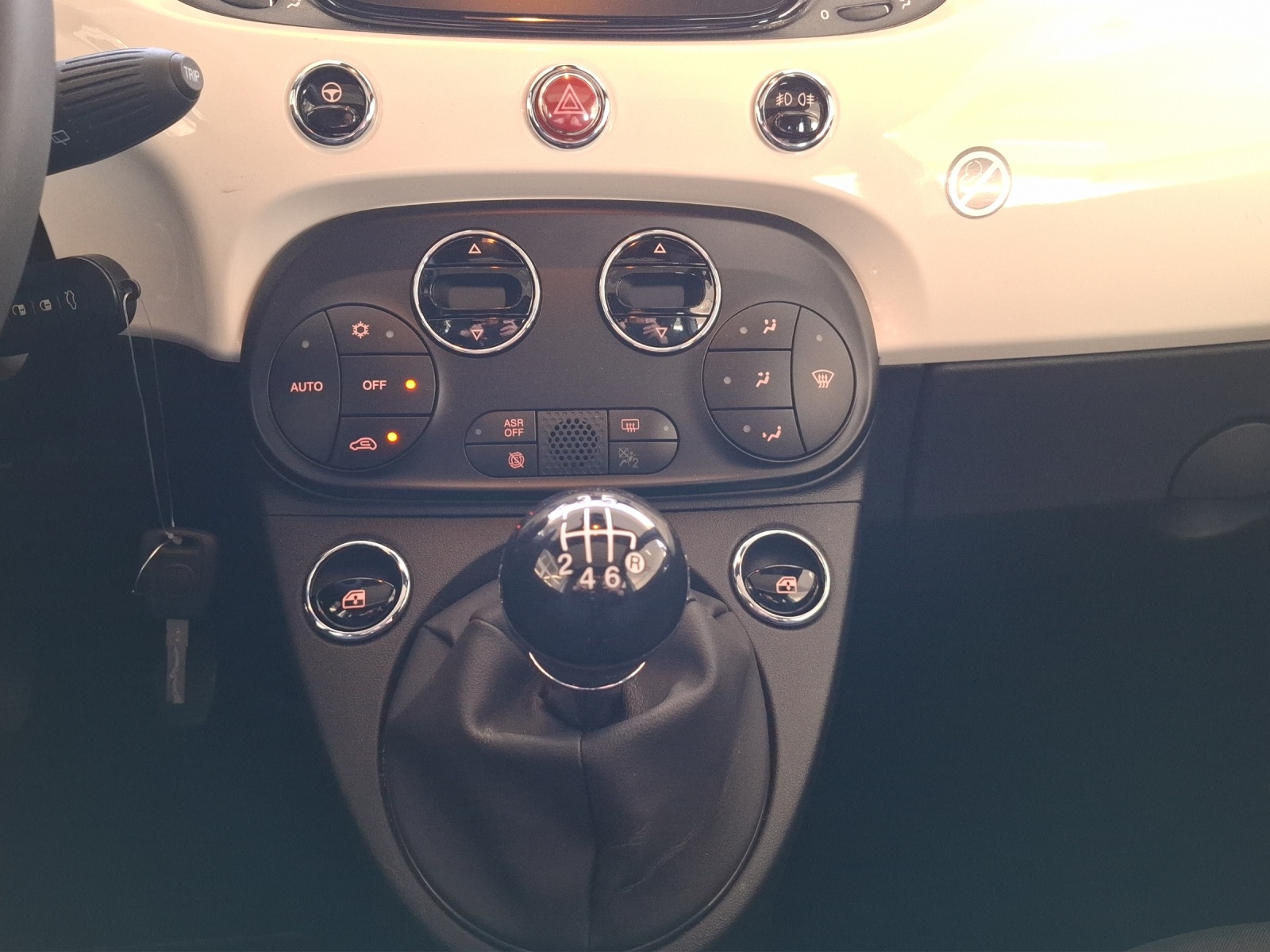 FIAT 500 1.0 N3 MildHybrid Swiss Edition // CH-Fahrzeug // 1.Hand-image-13