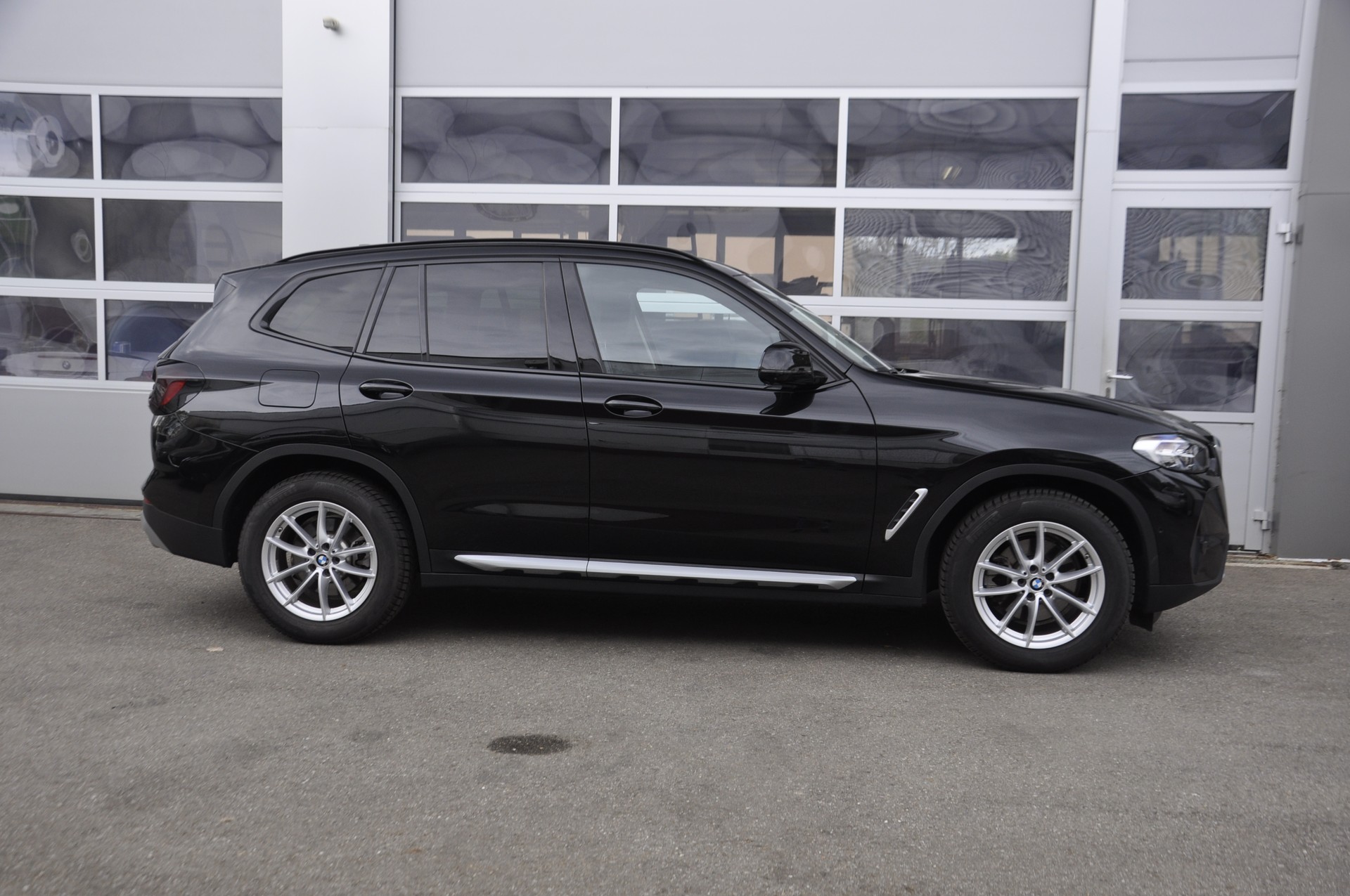 BMW X3 xDrive 20i-image-1