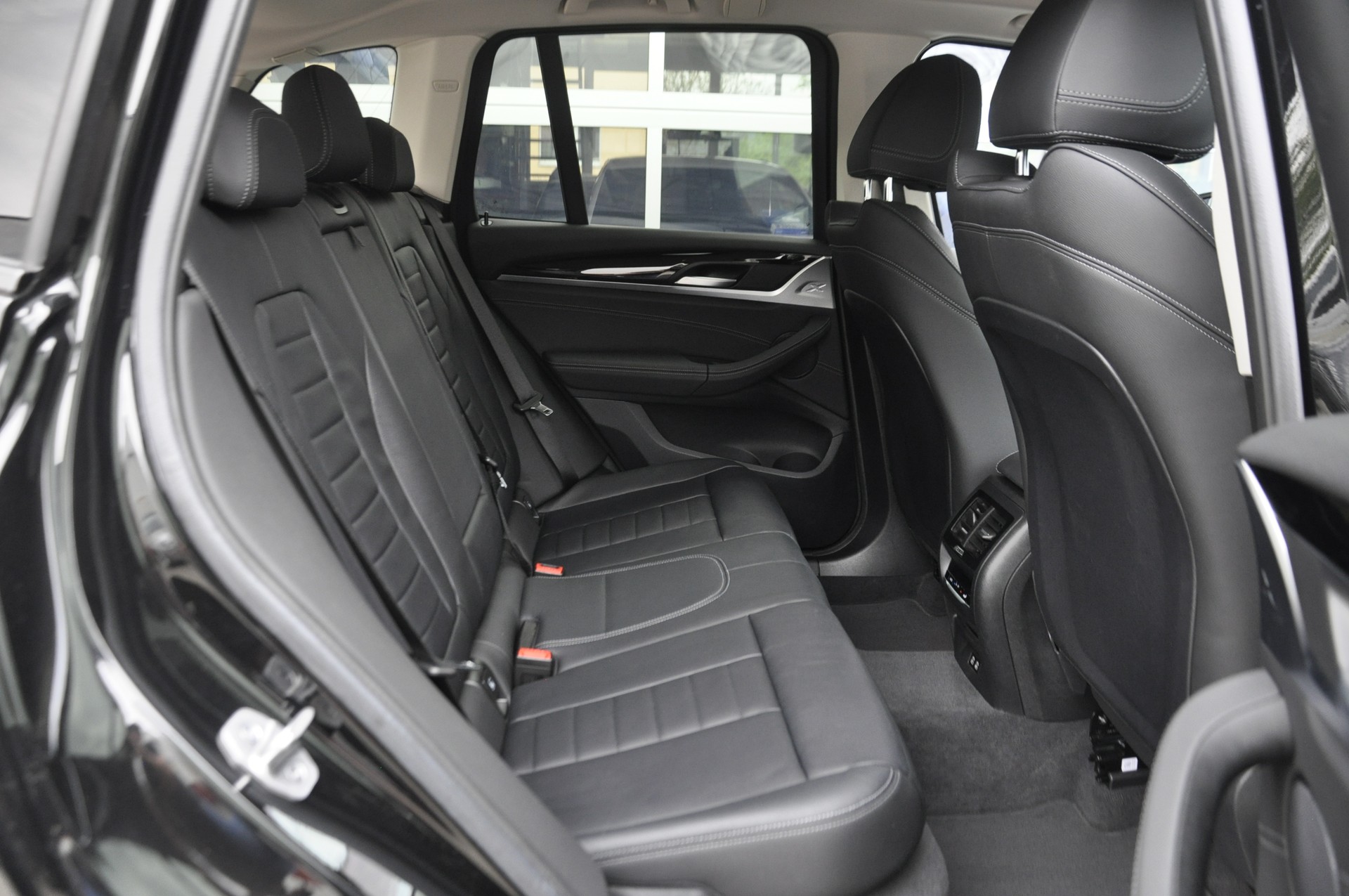 BMW X3 xDrive 20i-image-8