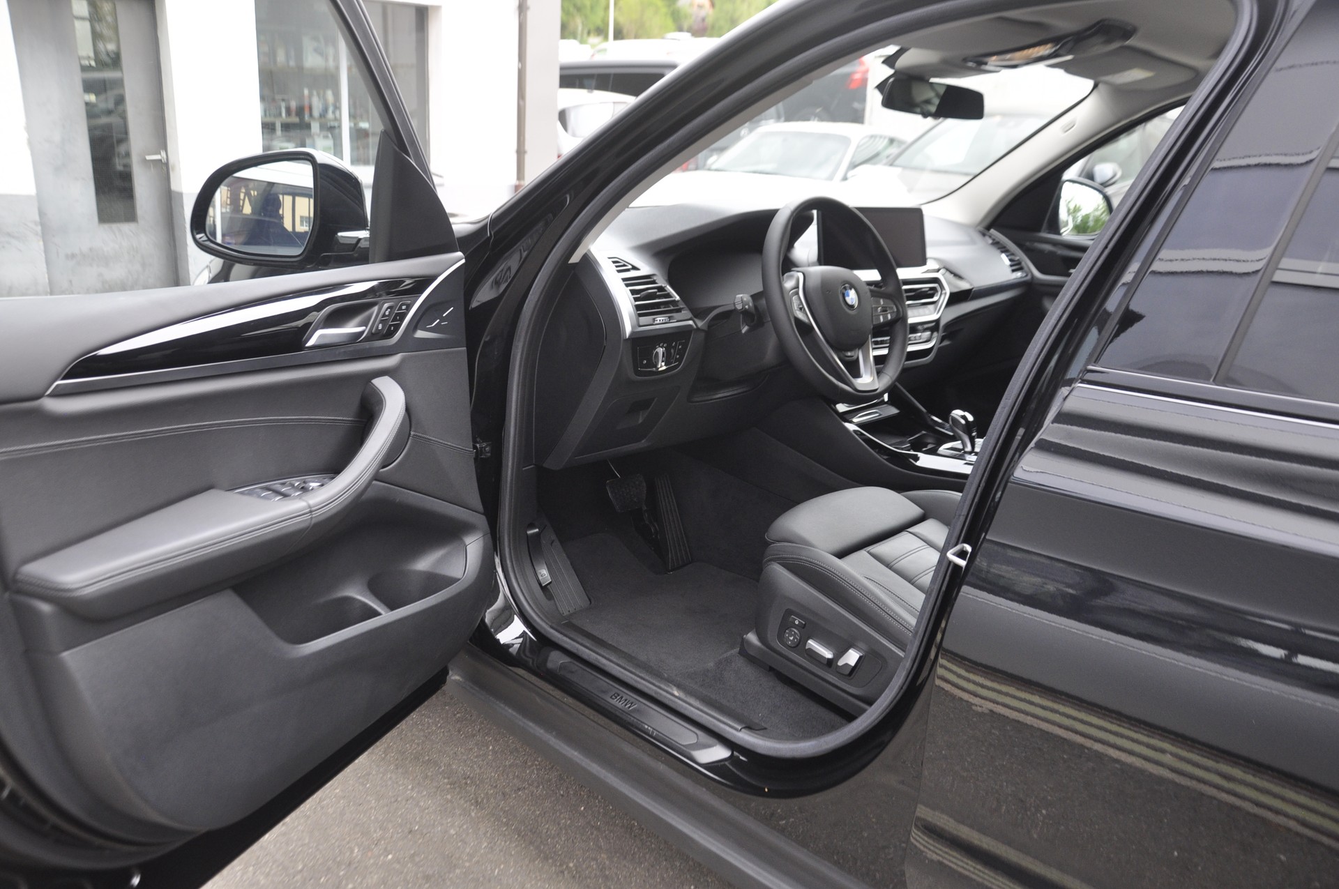 BMW X3 xDrive 20i-image-3
