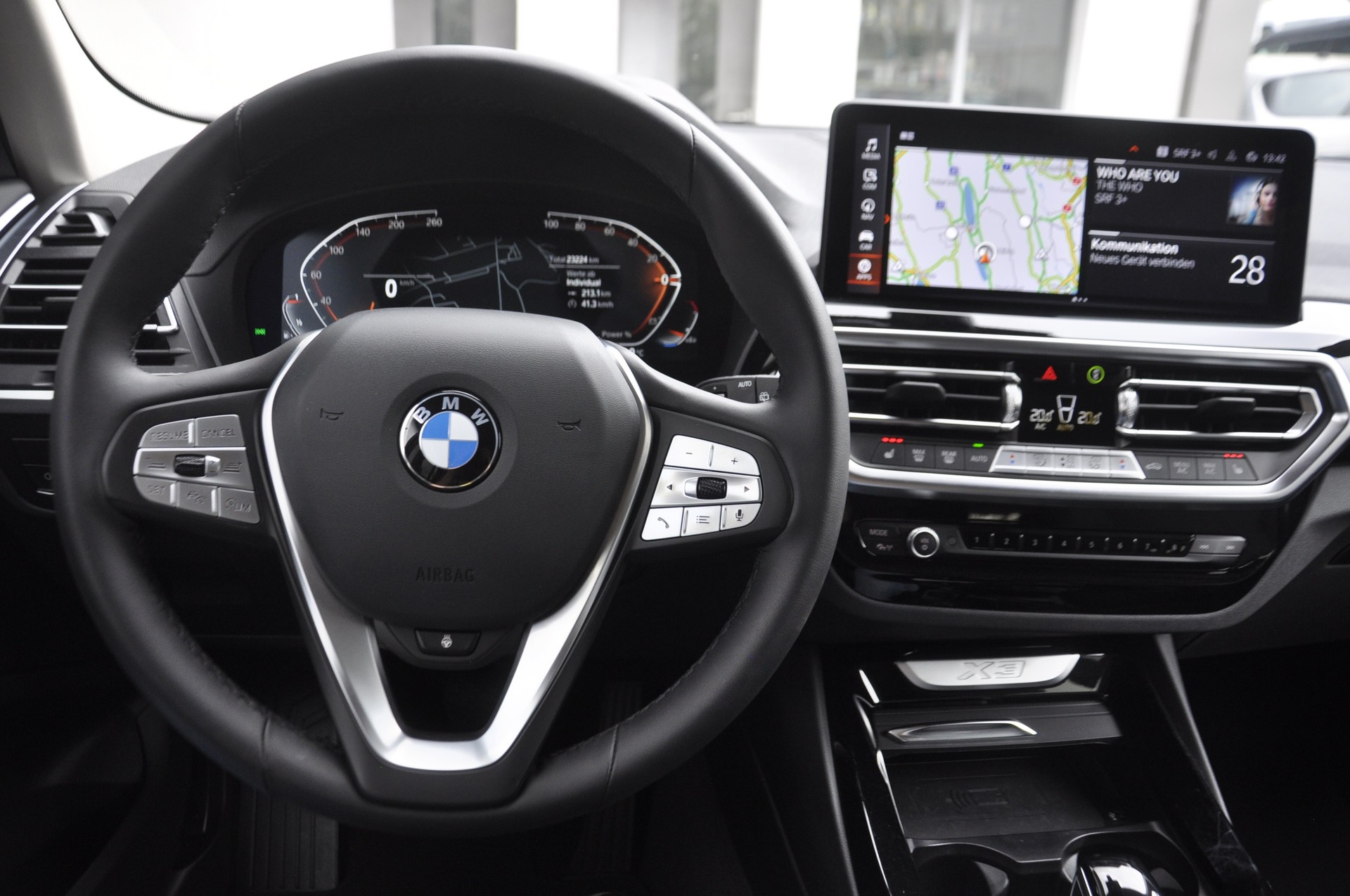 BMW X3 xDrive 20i-image-9