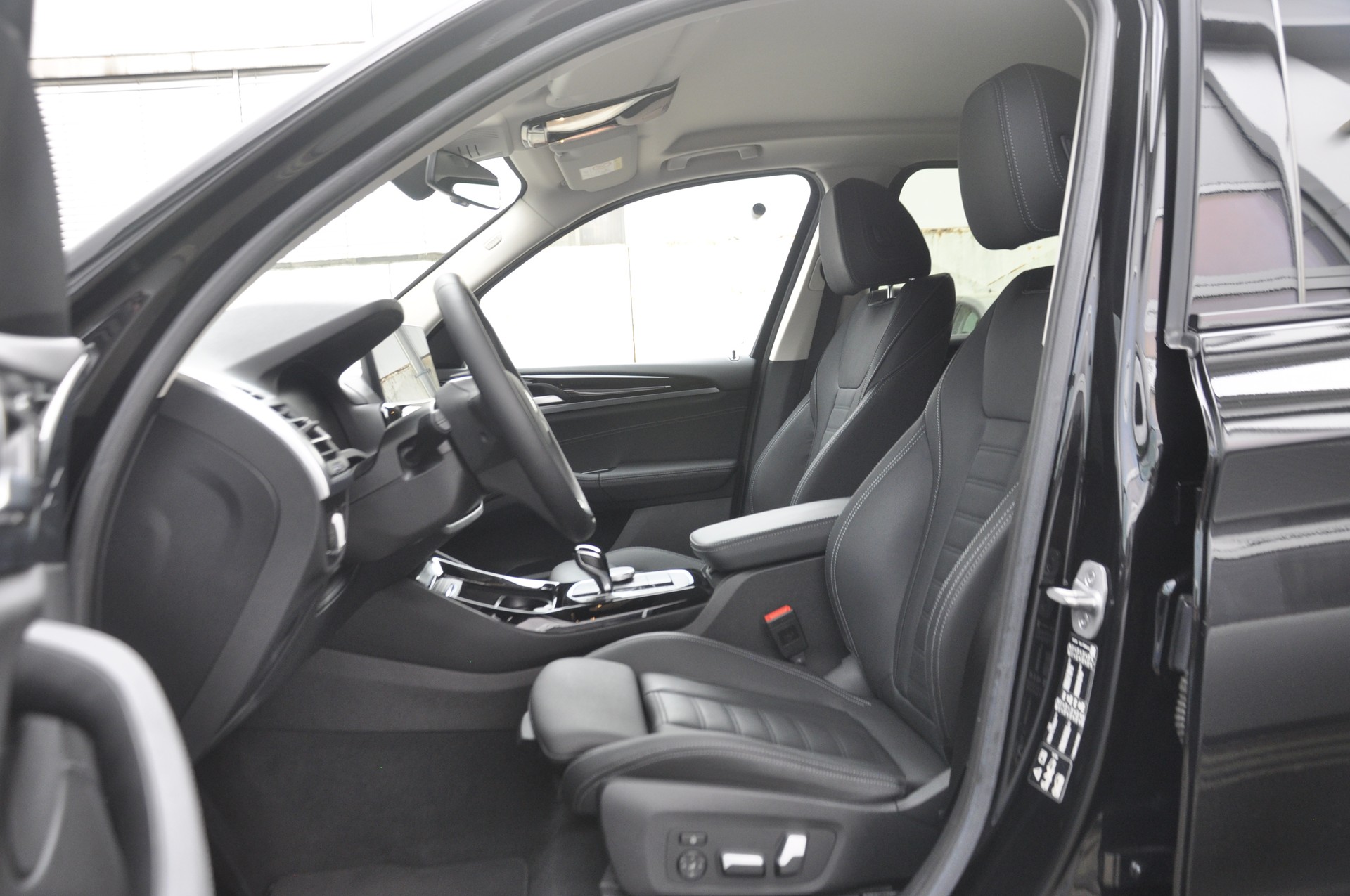 BMW X3 xDrive 20i-image-4
