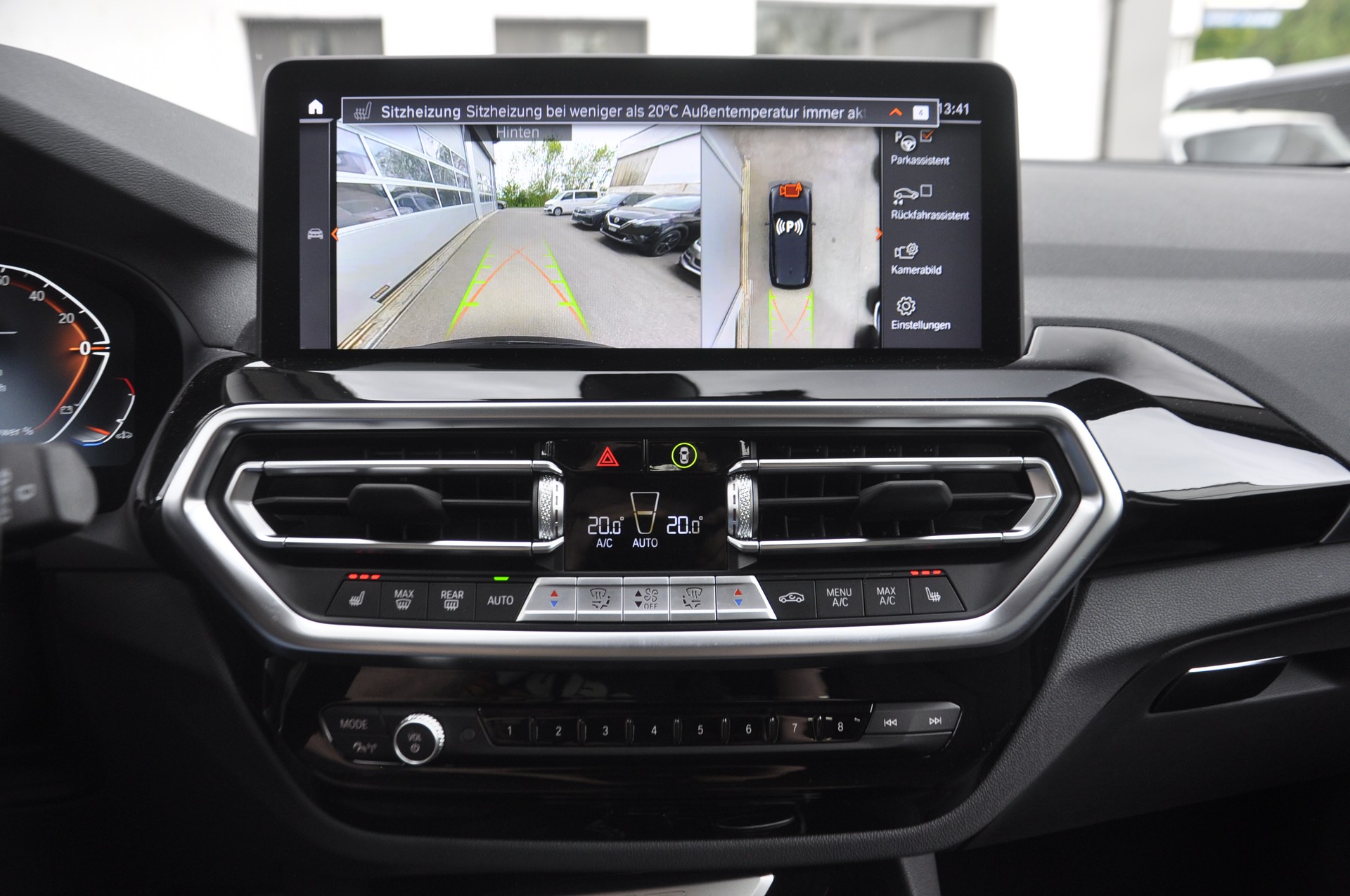 BMW X3 xDrive 20i-image-10