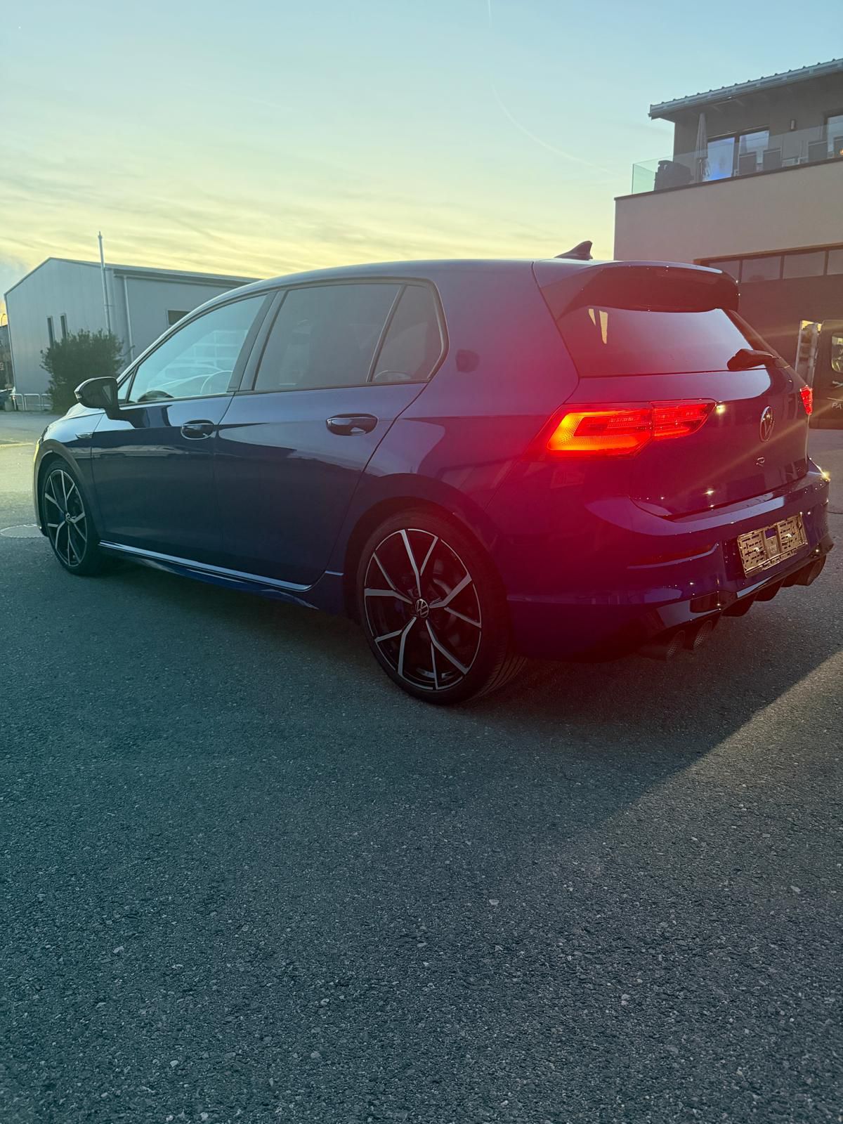 VW Golf 2.0 TSI R DSG 4Motion-image-5