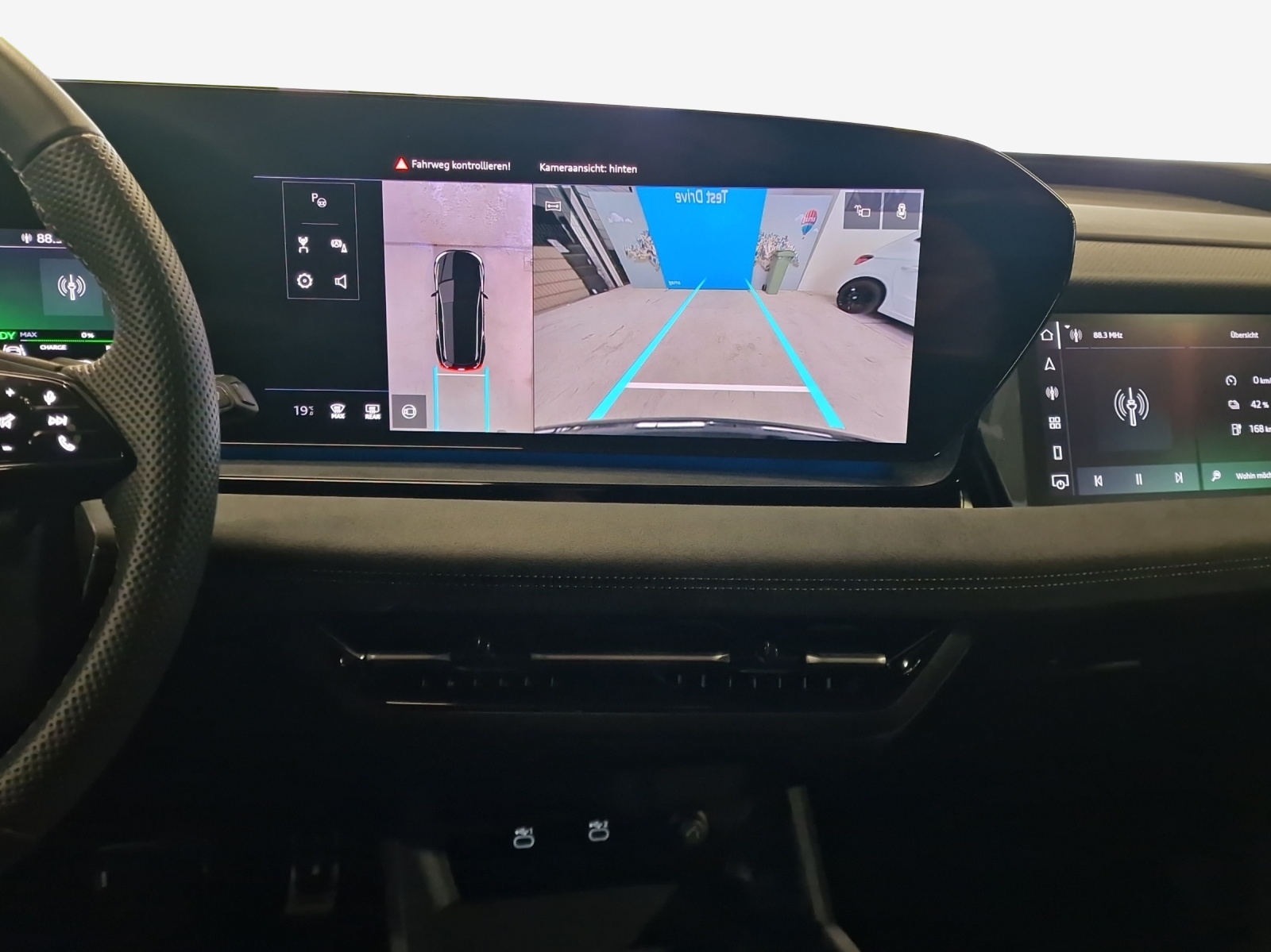 AUDI Q6 e-tron quattro-image-16
