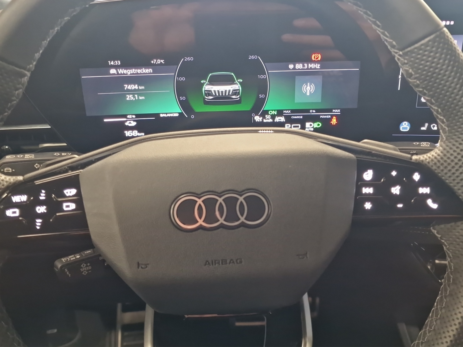 AUDI Q6 e-tron quattro-image-15