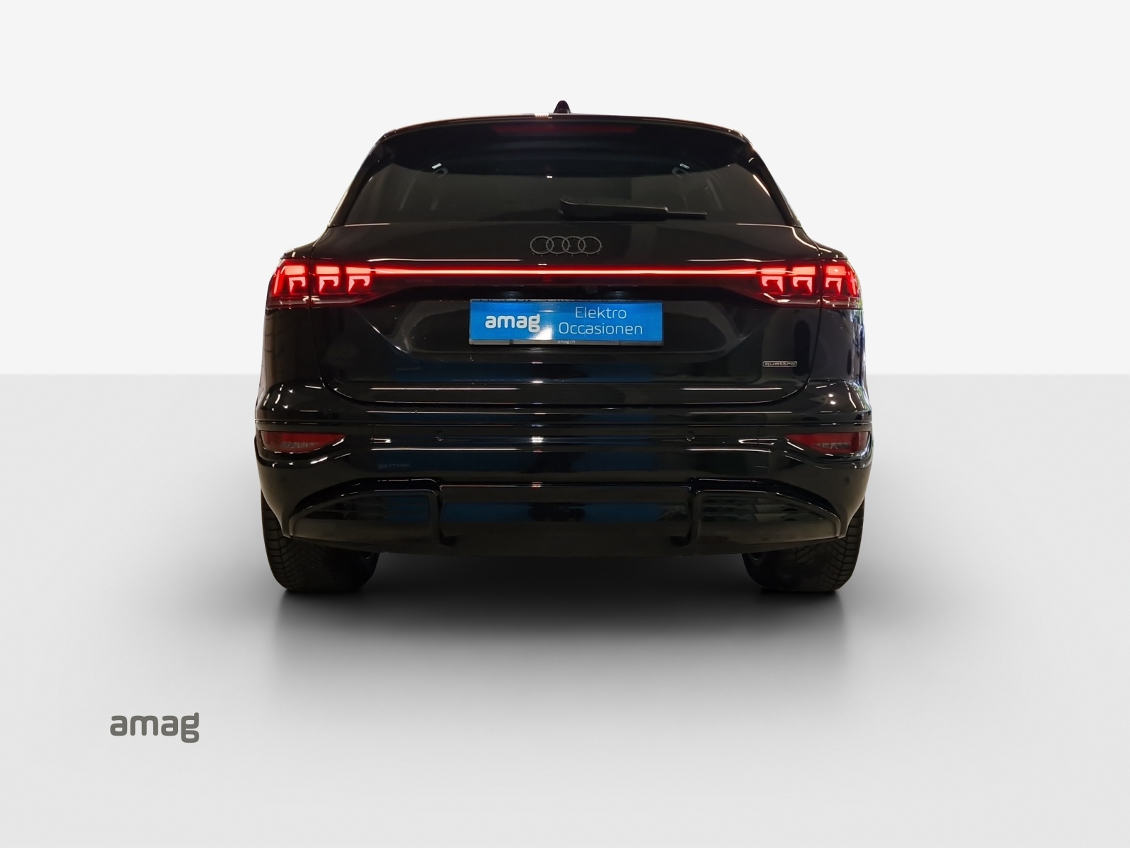 AUDI Q6 e-tron quattro-image-4