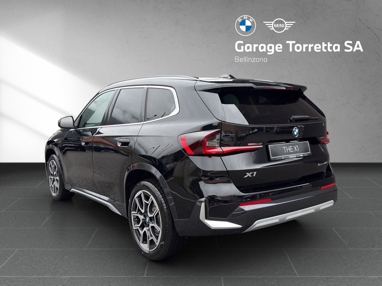BMW X1 sDrive 18i xLine-image-2