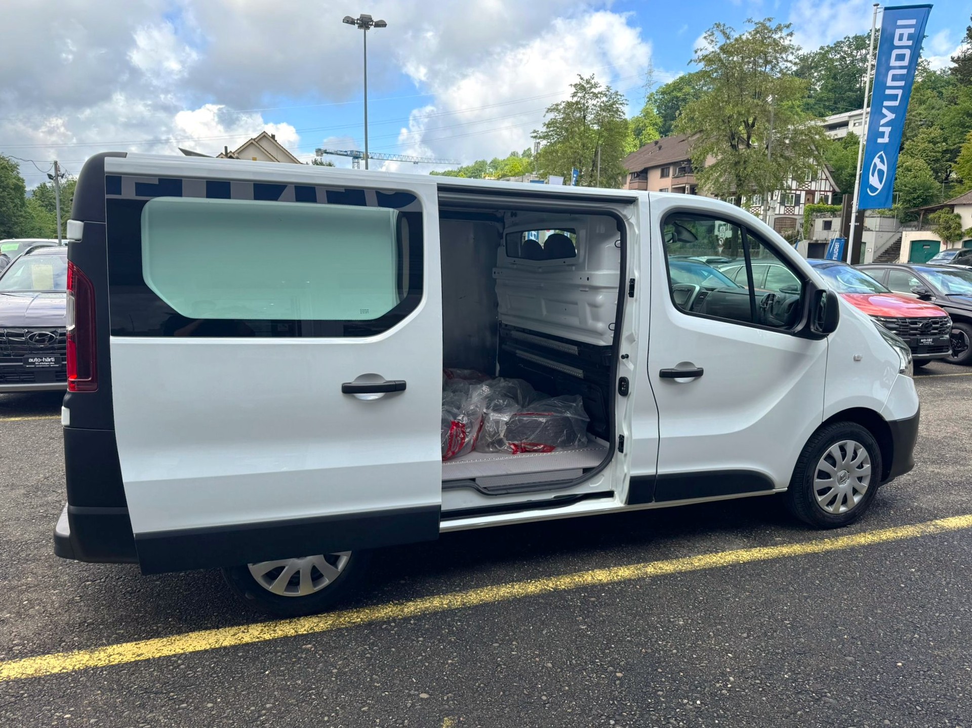 RENAULT Trafic 2.0 dCi 120 3.0t Business L1H1-image-7