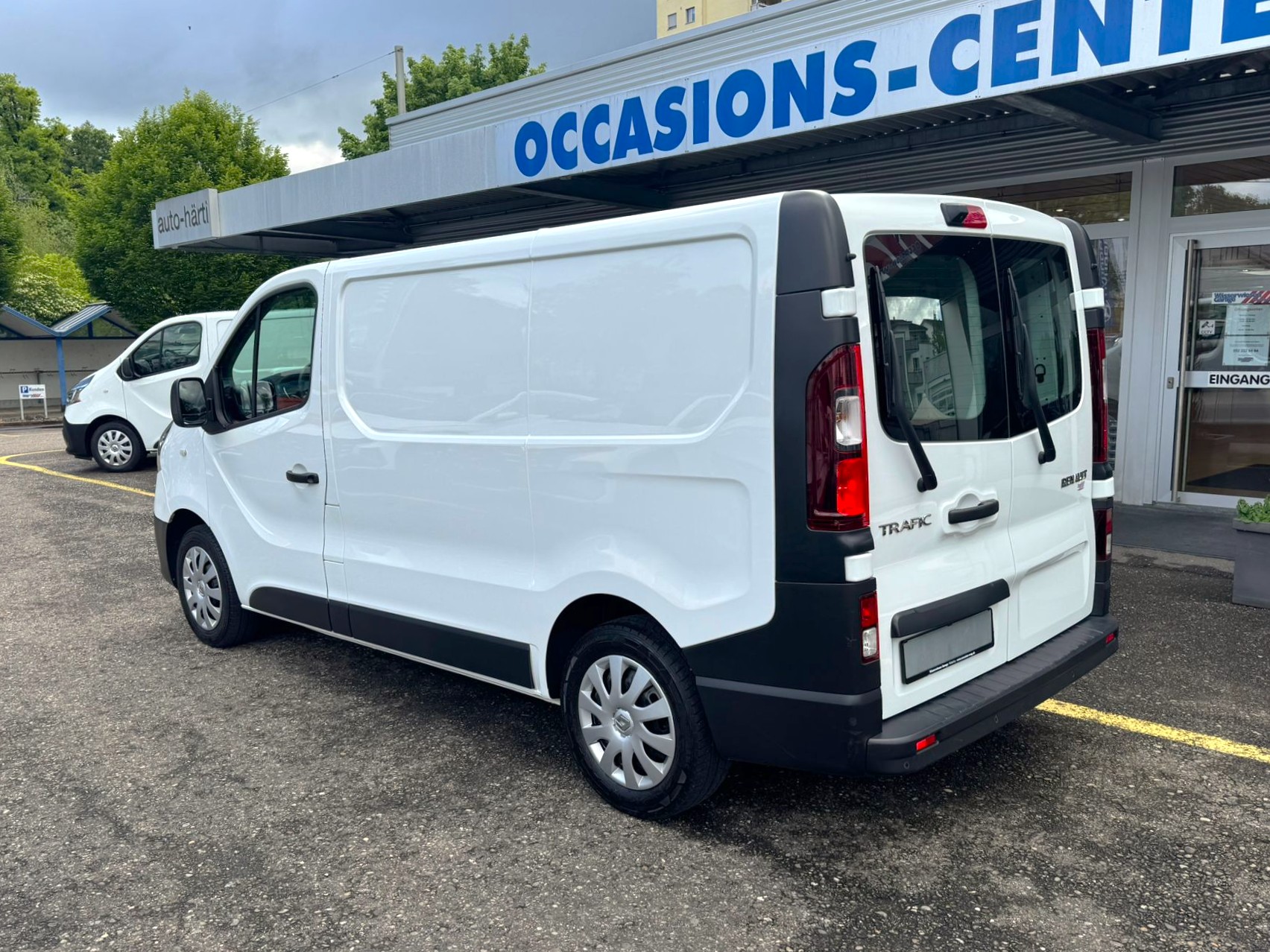 RENAULT Trafic 2.0 dCi 120 3.0t Business L1H1-image-12