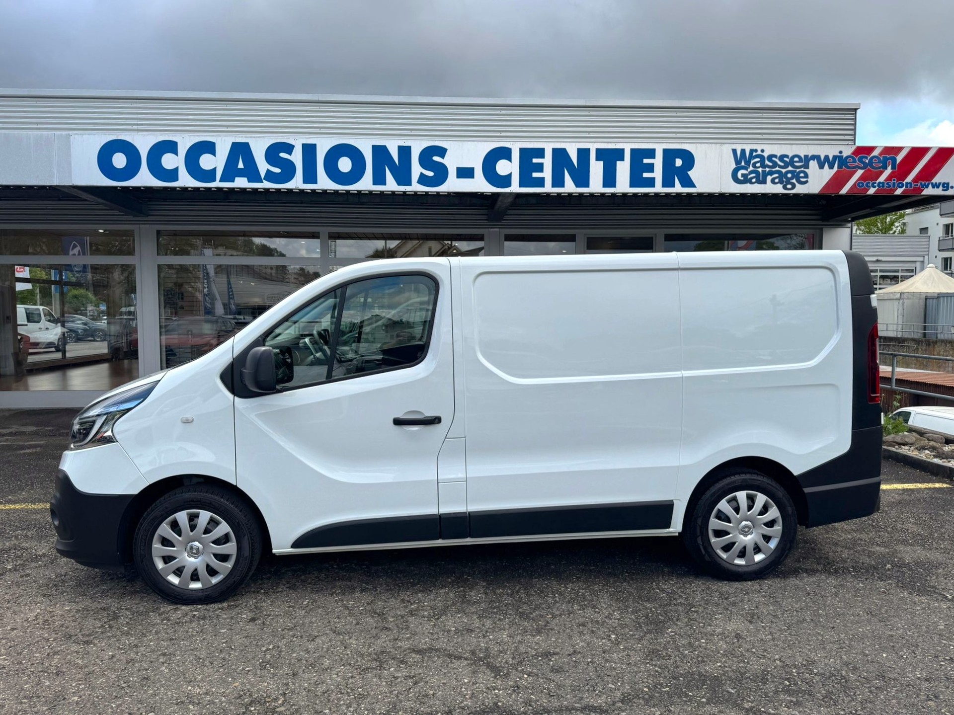 RENAULT Trafic 2.0 dCi 120 3.0t Business L1H1-image-11