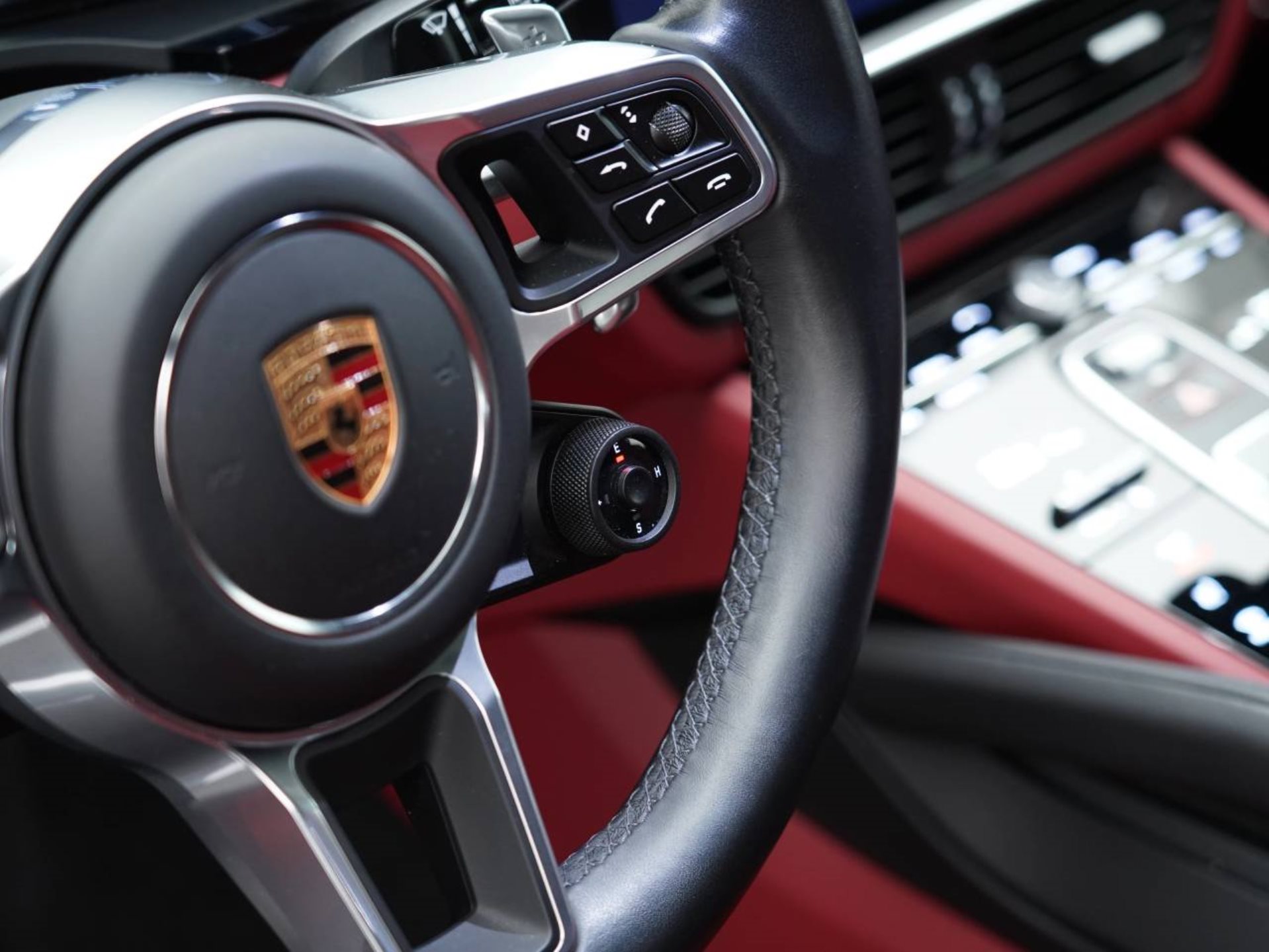 PORSCHE Cayenne E-Hybrid Coupé-image-31